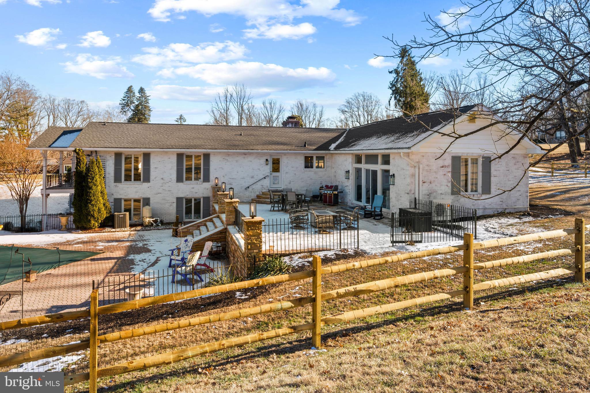 HONEYSUCKLE HILL - Residential