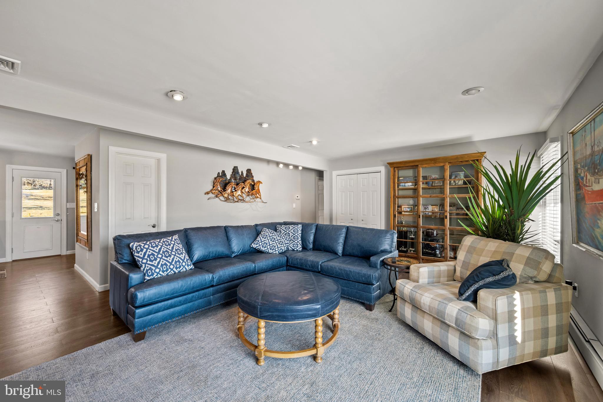 HONEYSUCKLE HILL - Residential