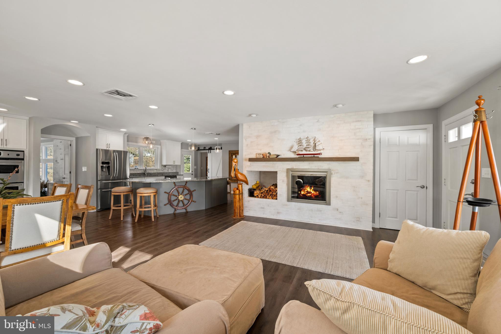 HONEYSUCKLE HILL - Residential