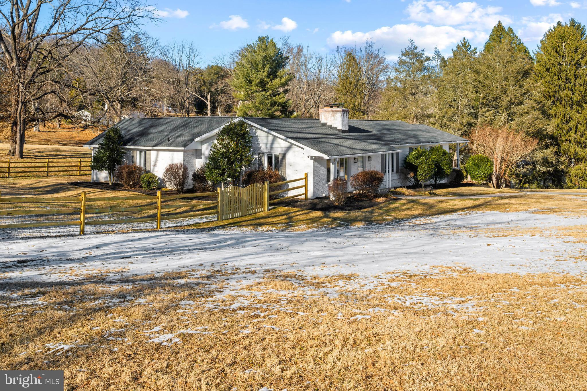 HONEYSUCKLE HILL - Residential