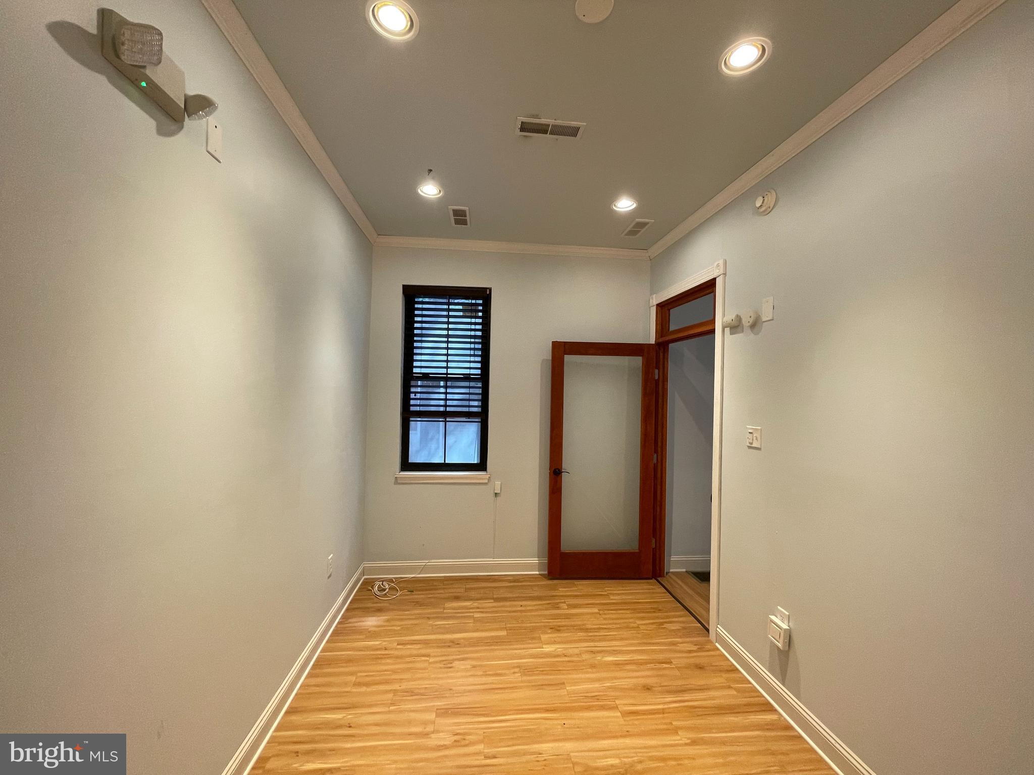 LOGAN SQUARE - Commercial Sale