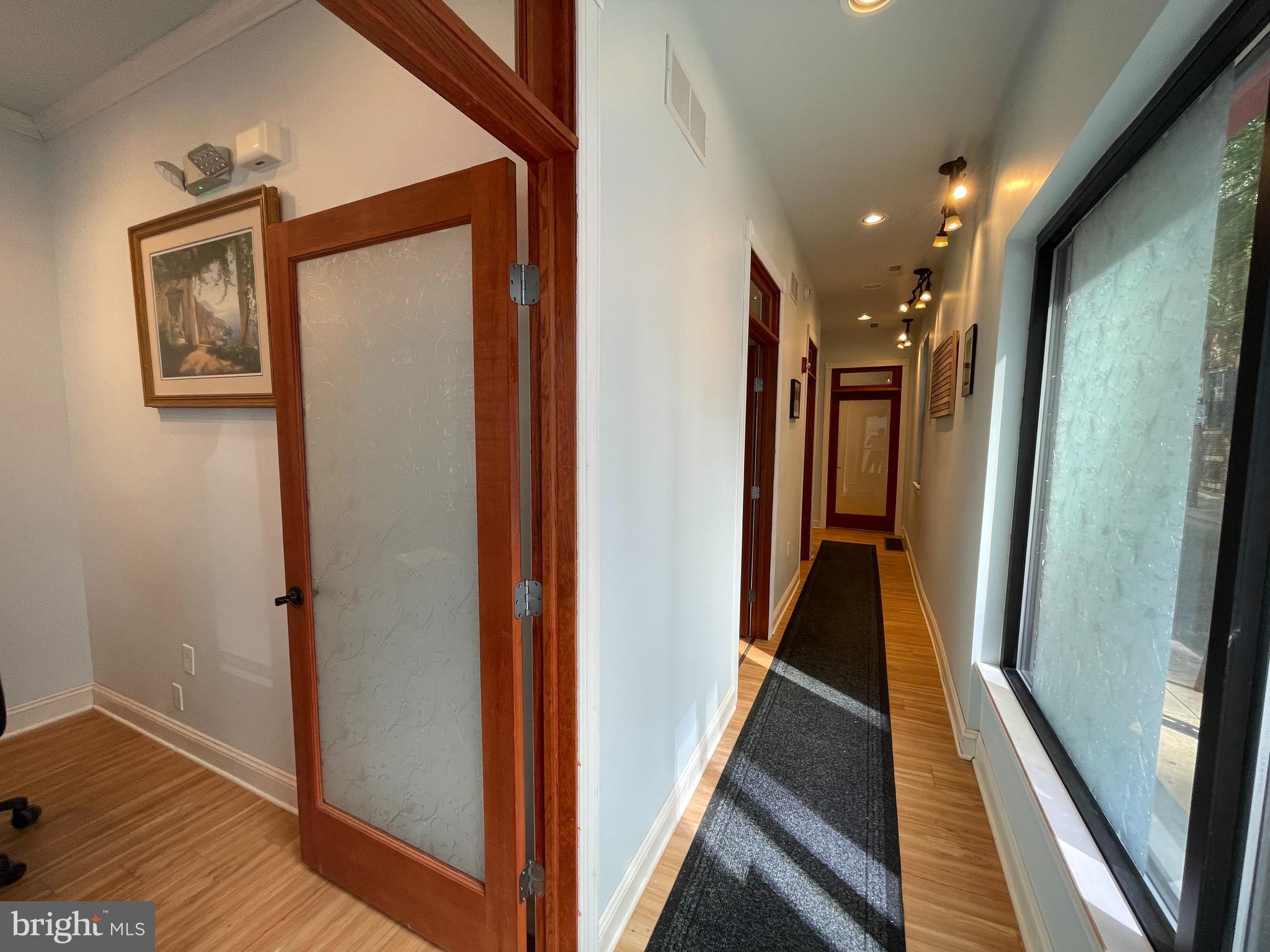 LOGAN SQUARE - Commercial Sale