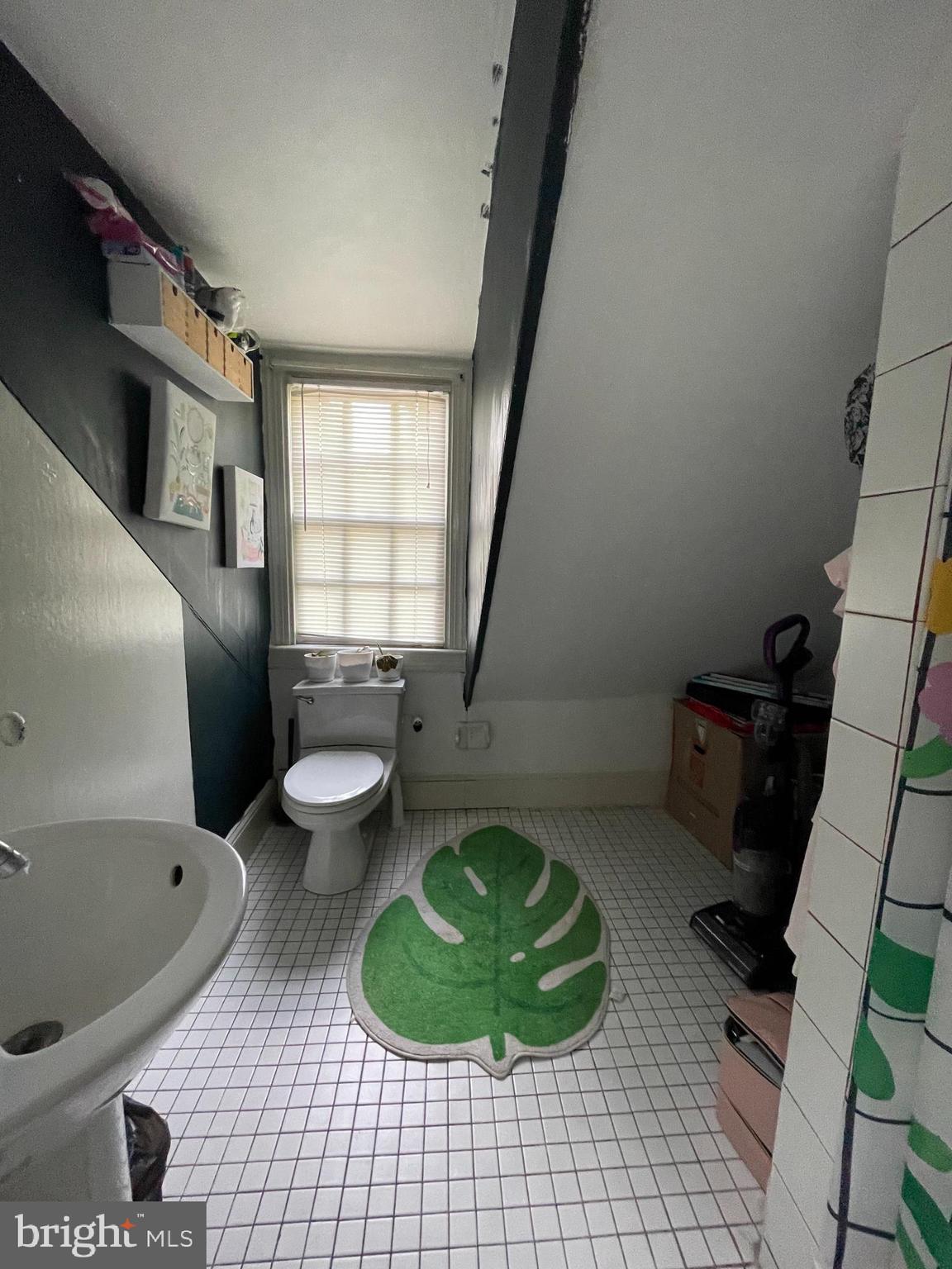 LOGAN SQUARE - Commercial Sale