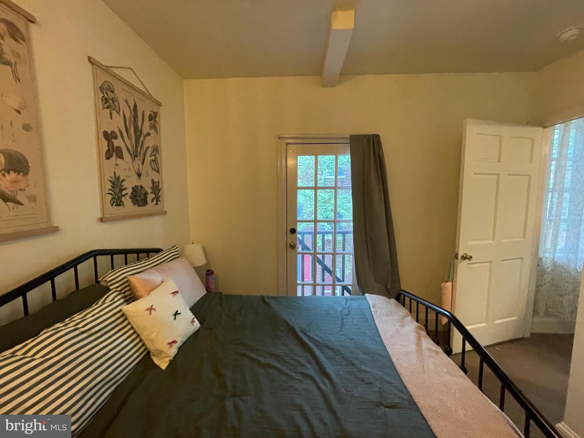 LOGAN SQUARE - Commercial Sale