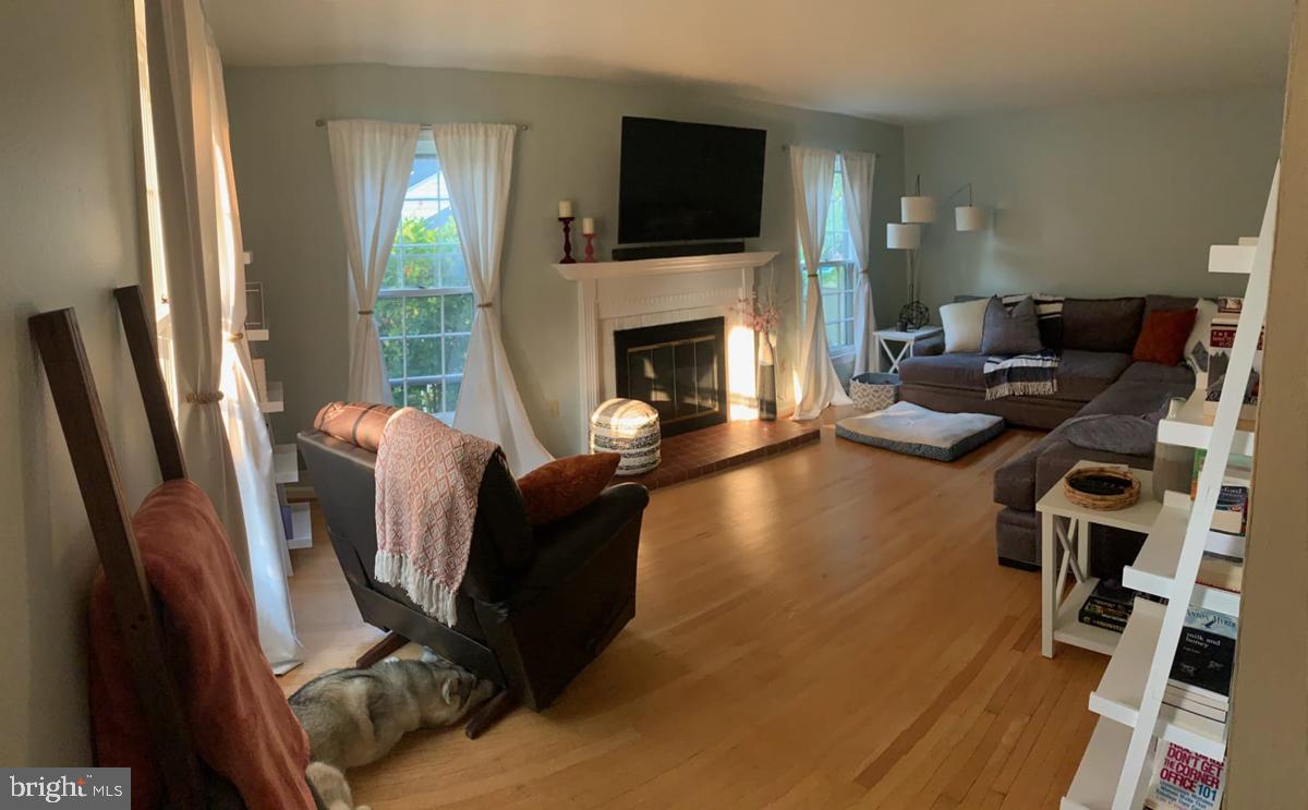 STONEYBROOKE - Residential Lease