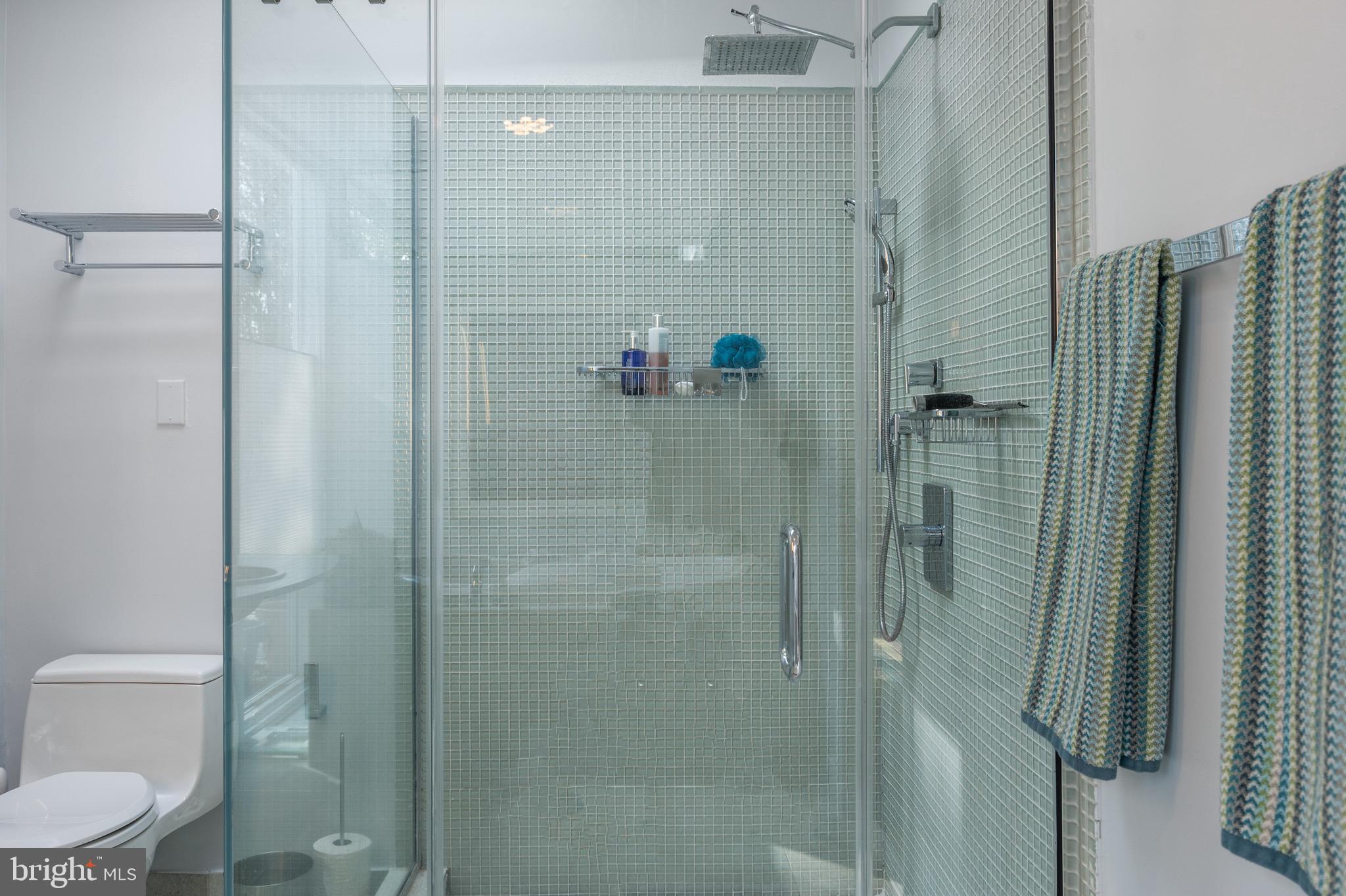 HOLLIN HILLS - Residential