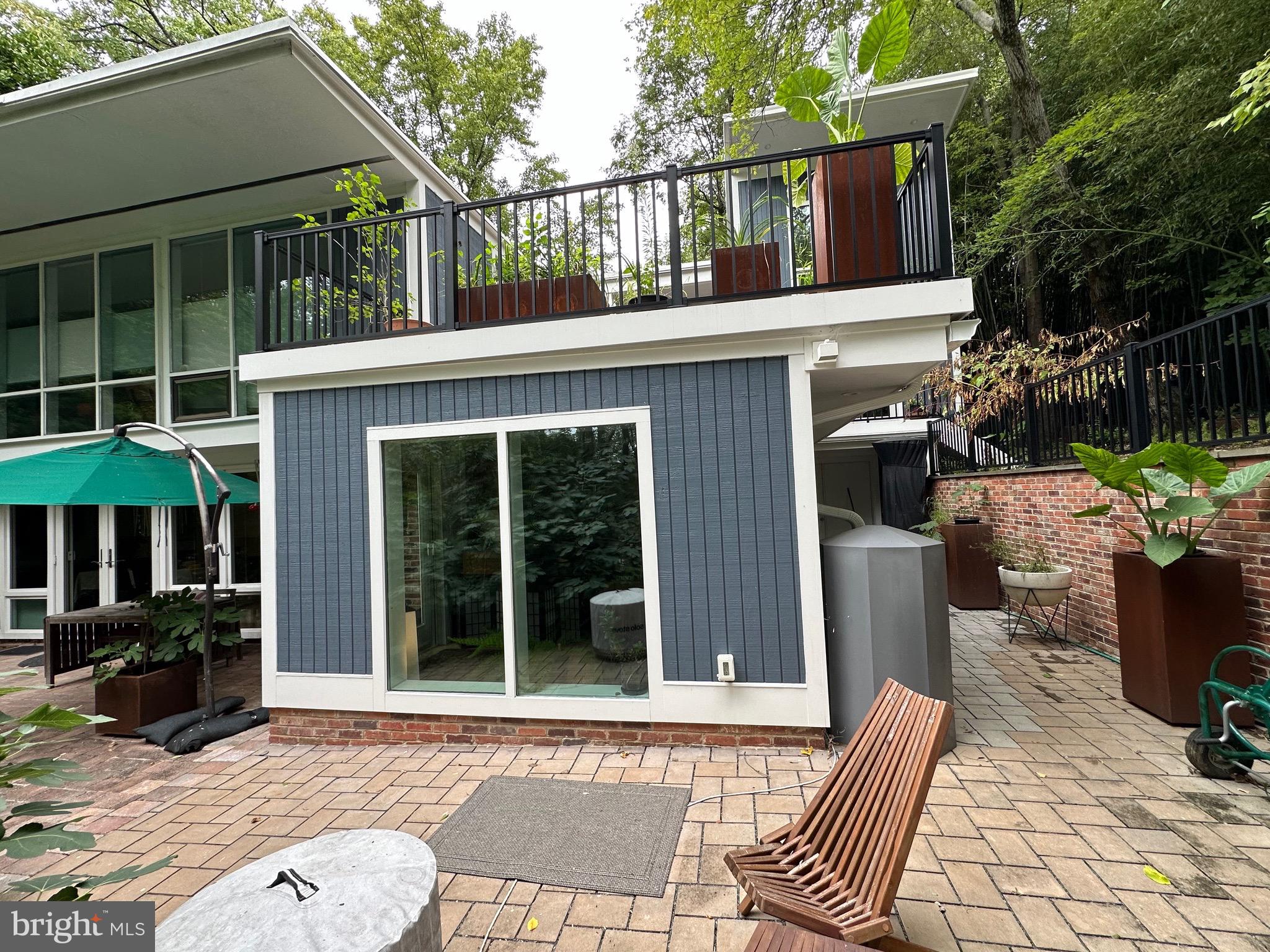 HOLLIN HILLS - Residential