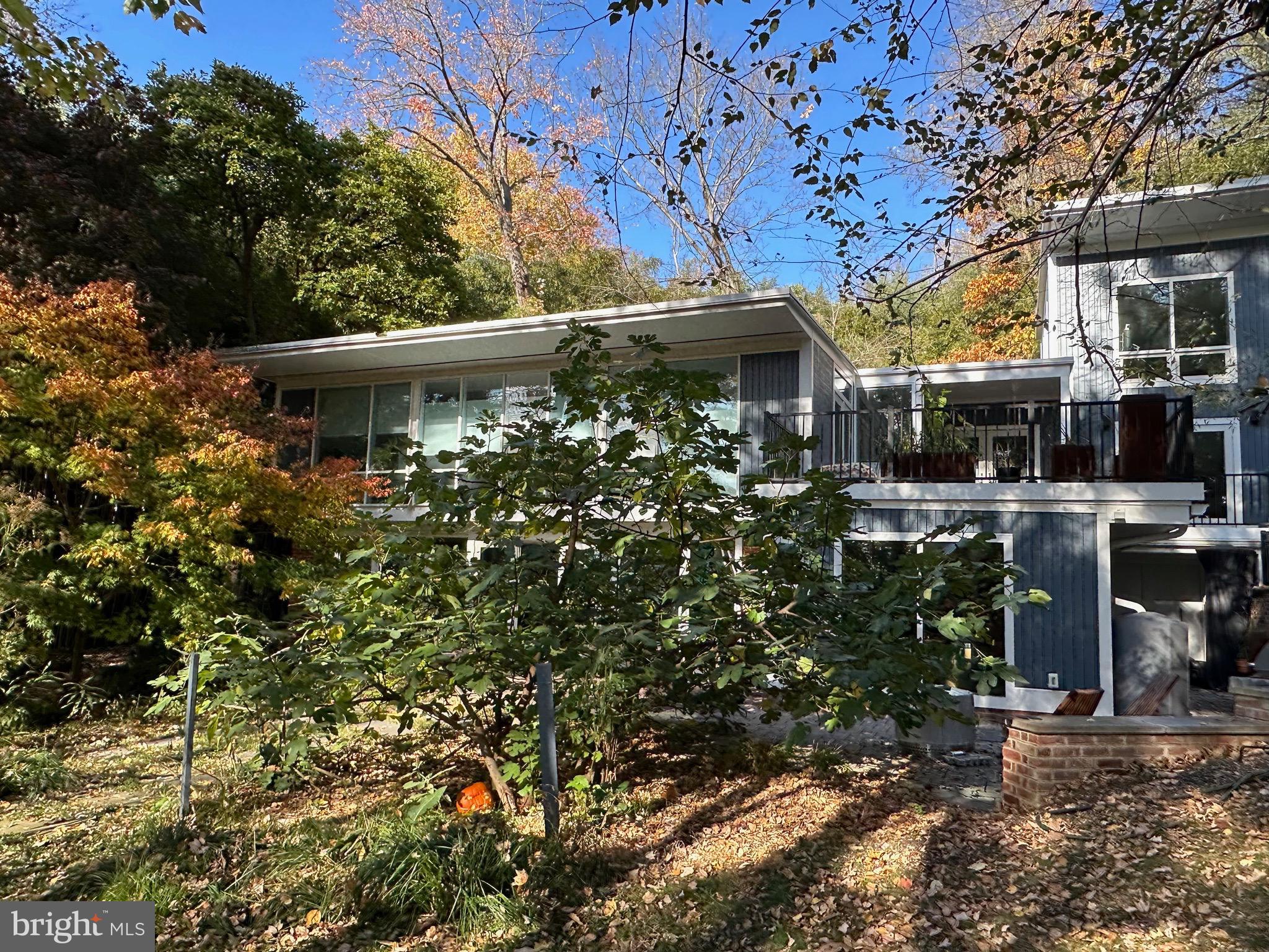 HOLLIN HILLS - Residential