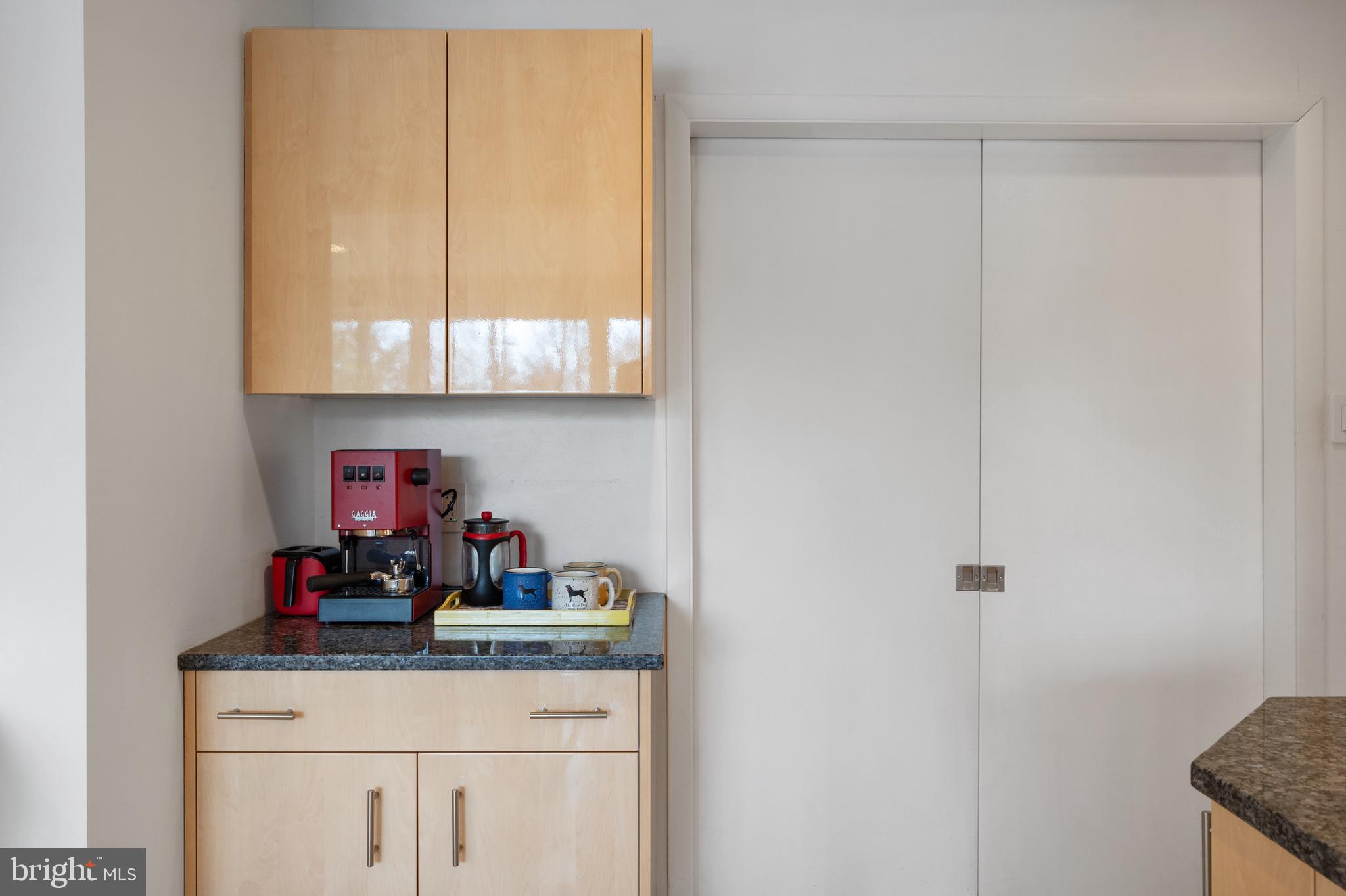 HOLLIN HILLS - Residential