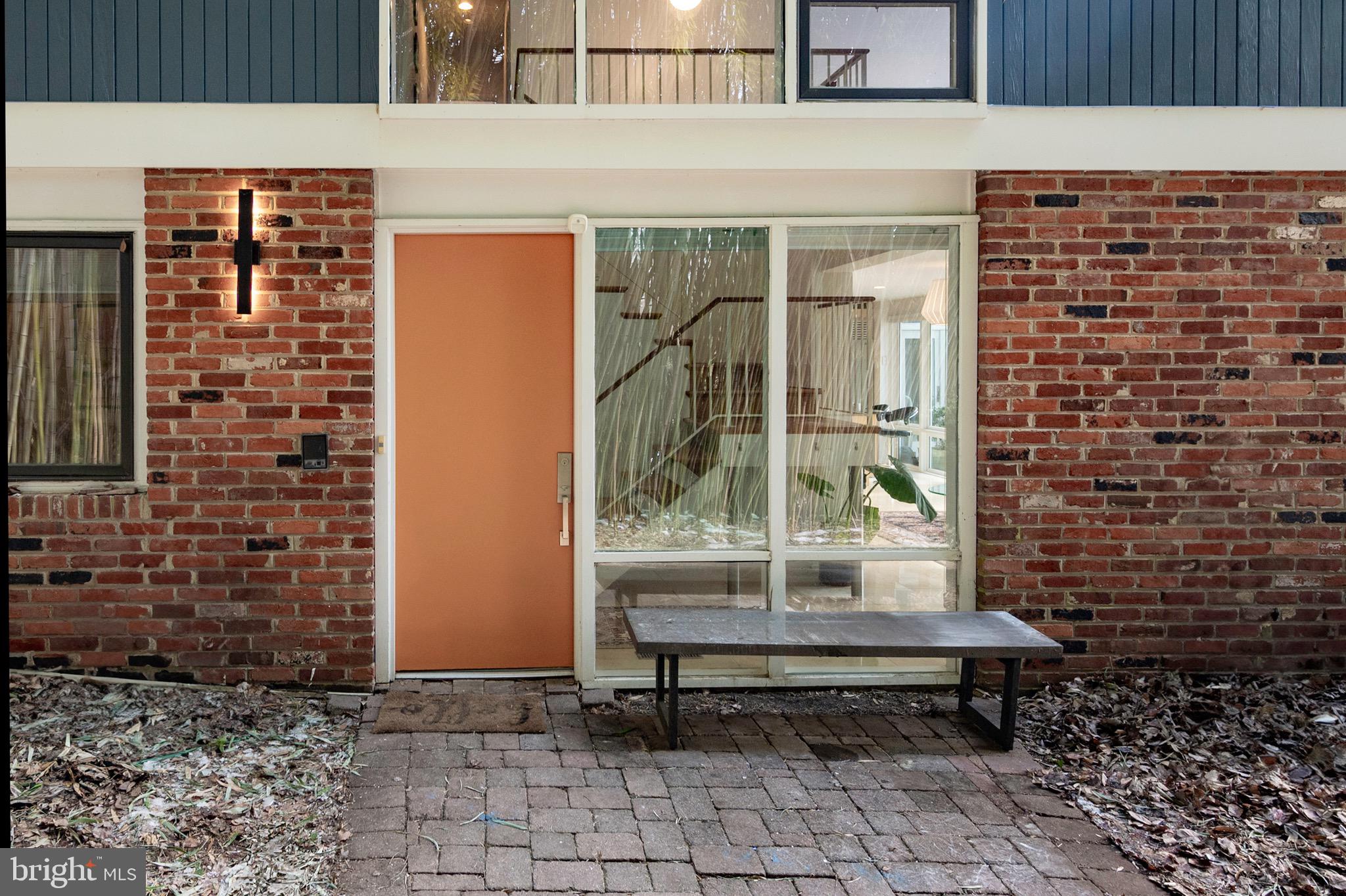 2114 WHITEOAKS DRIVE