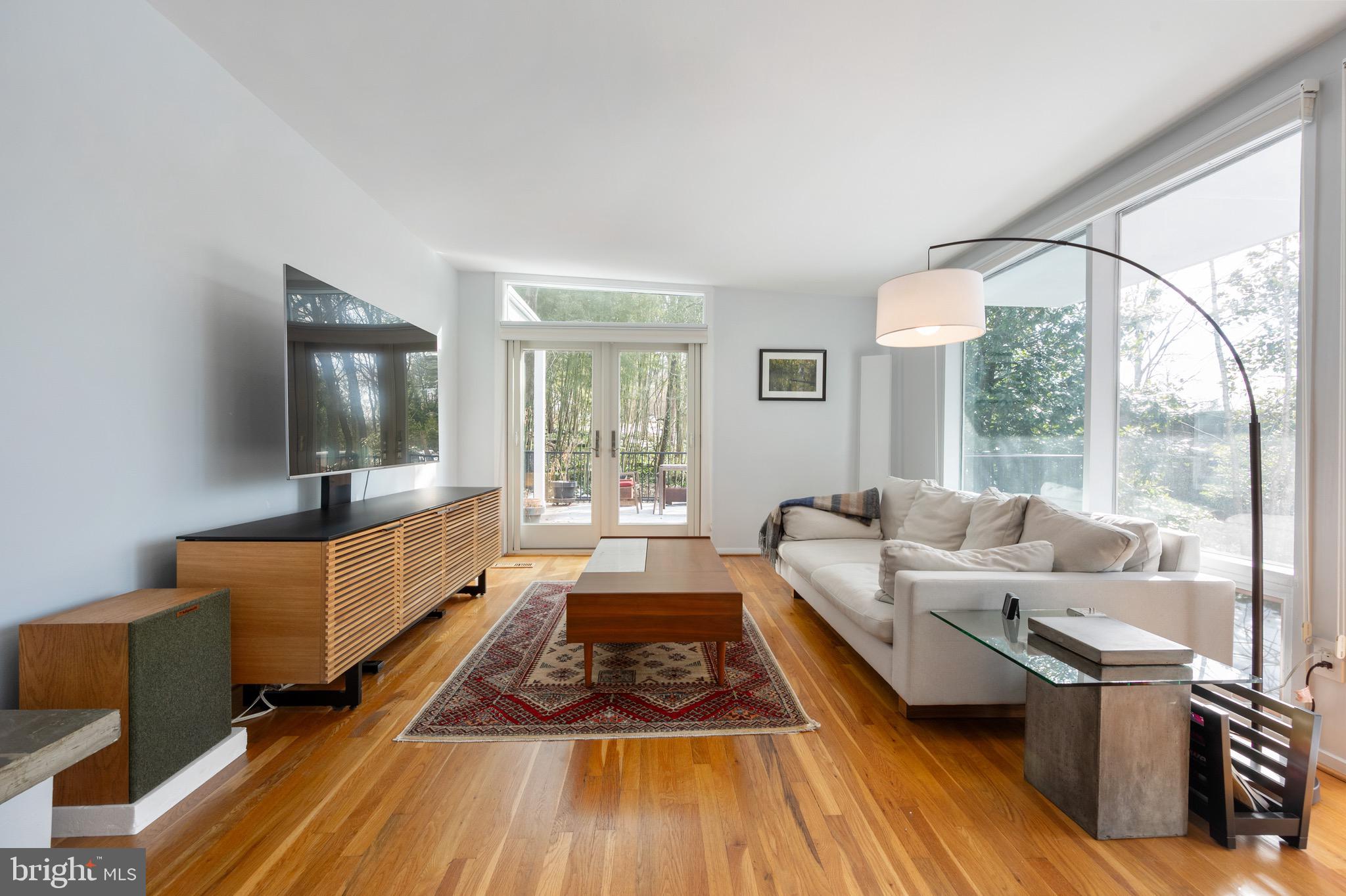 HOLLIN HILLS - Residential