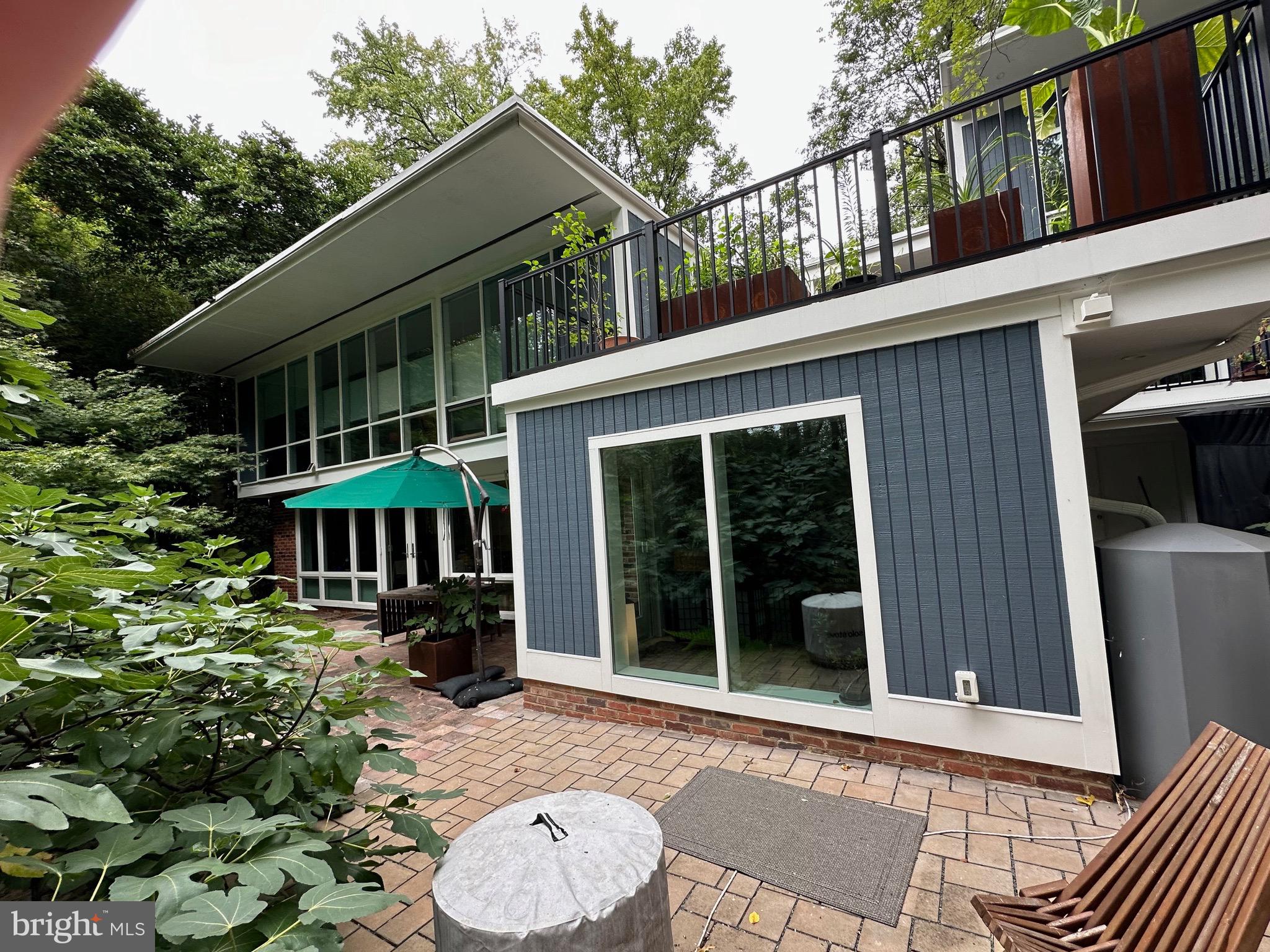 HOLLIN HILLS - Residential