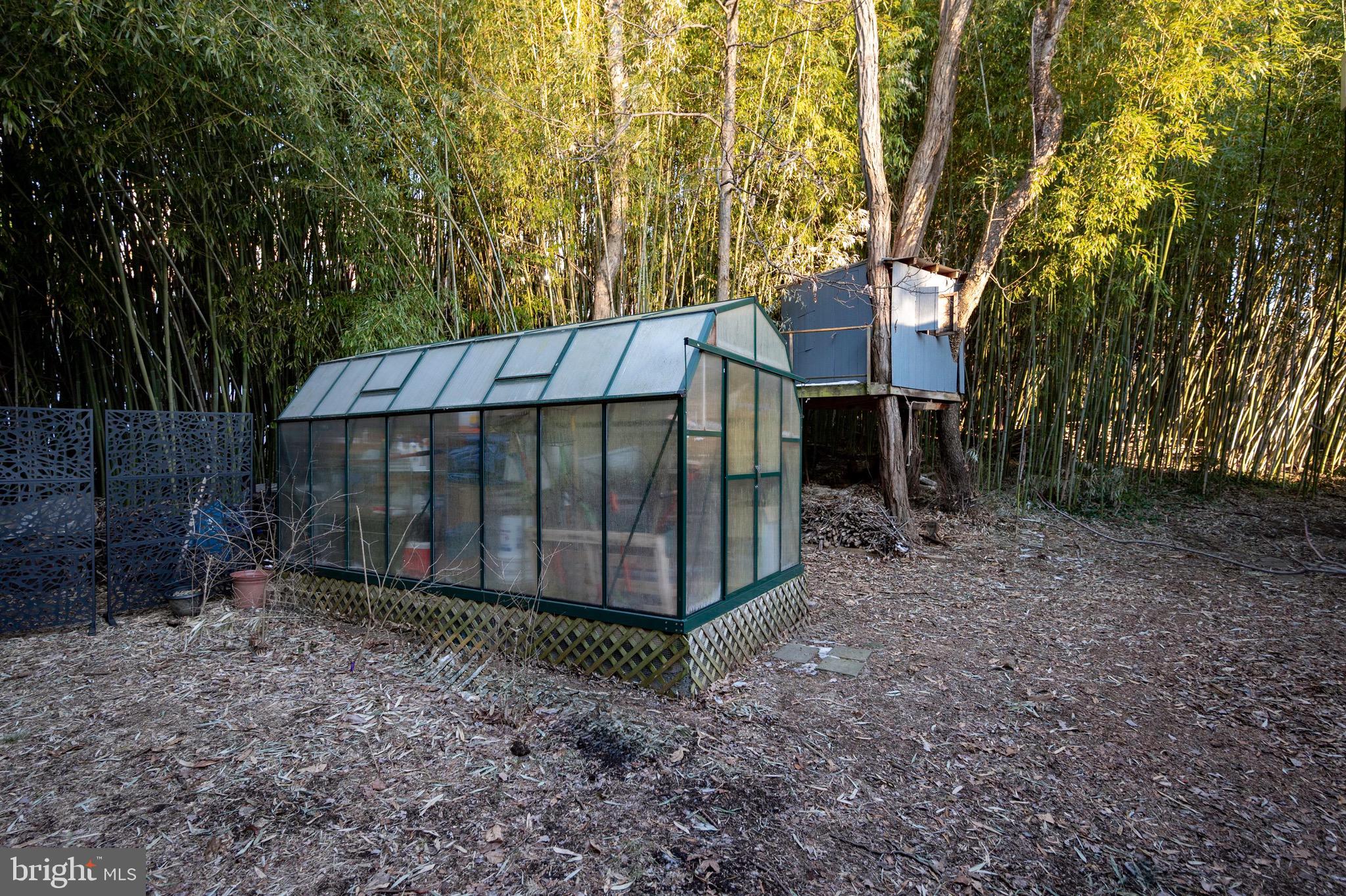 HOLLIN HILLS - Residential