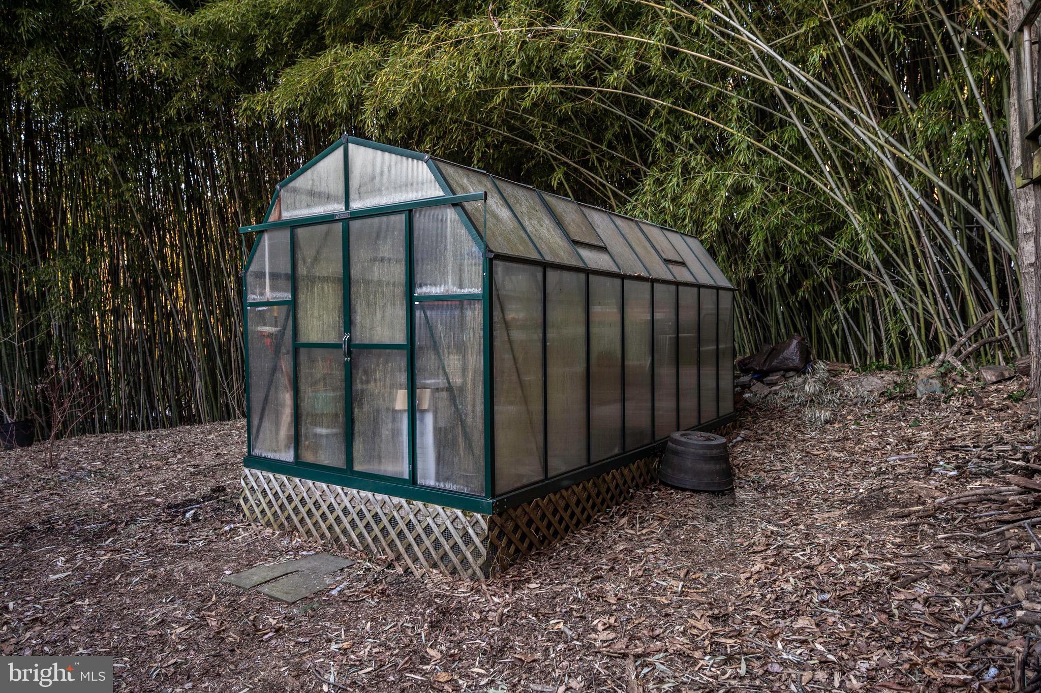 HOLLIN HILLS - Residential