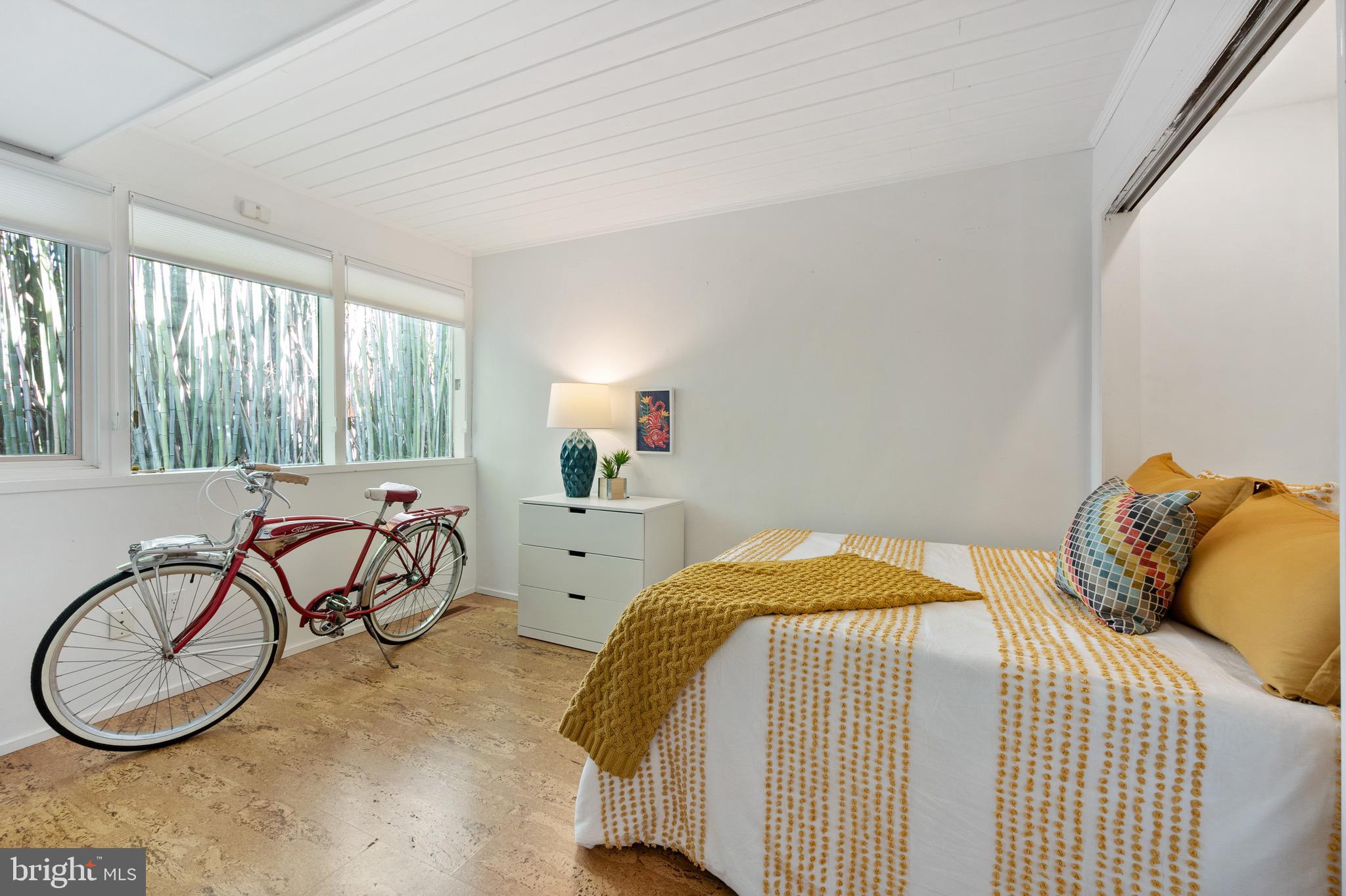 HOLLIN HILLS - Residential