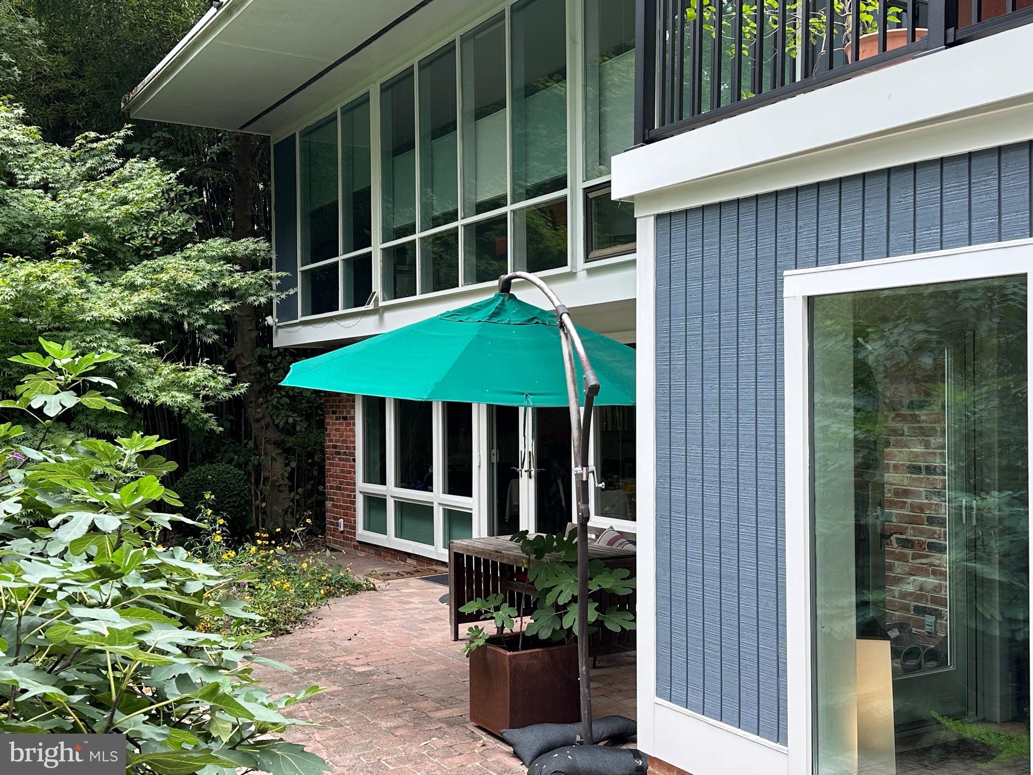 HOLLIN HILLS - Residential