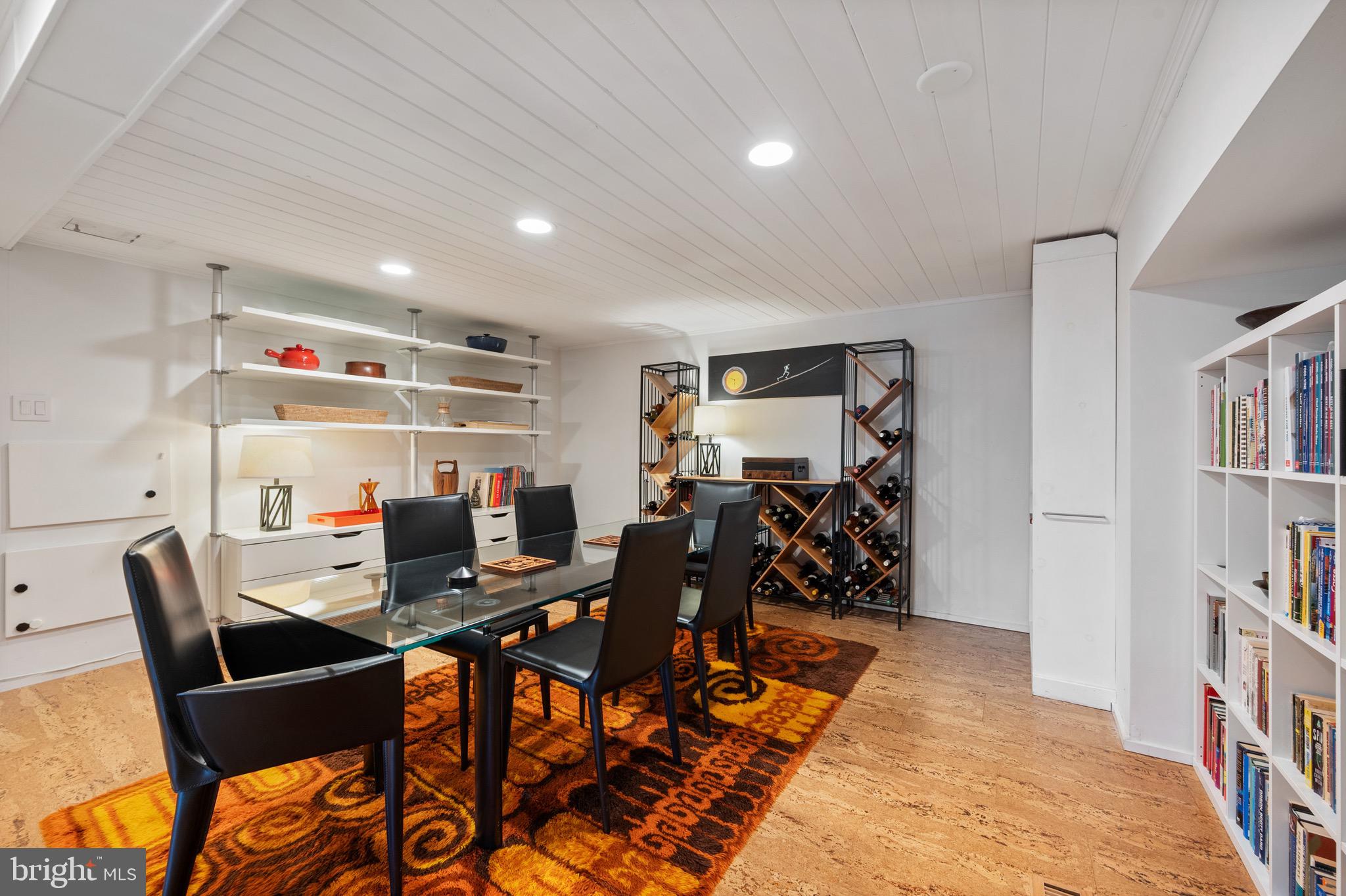 HOLLIN HILLS - Residential