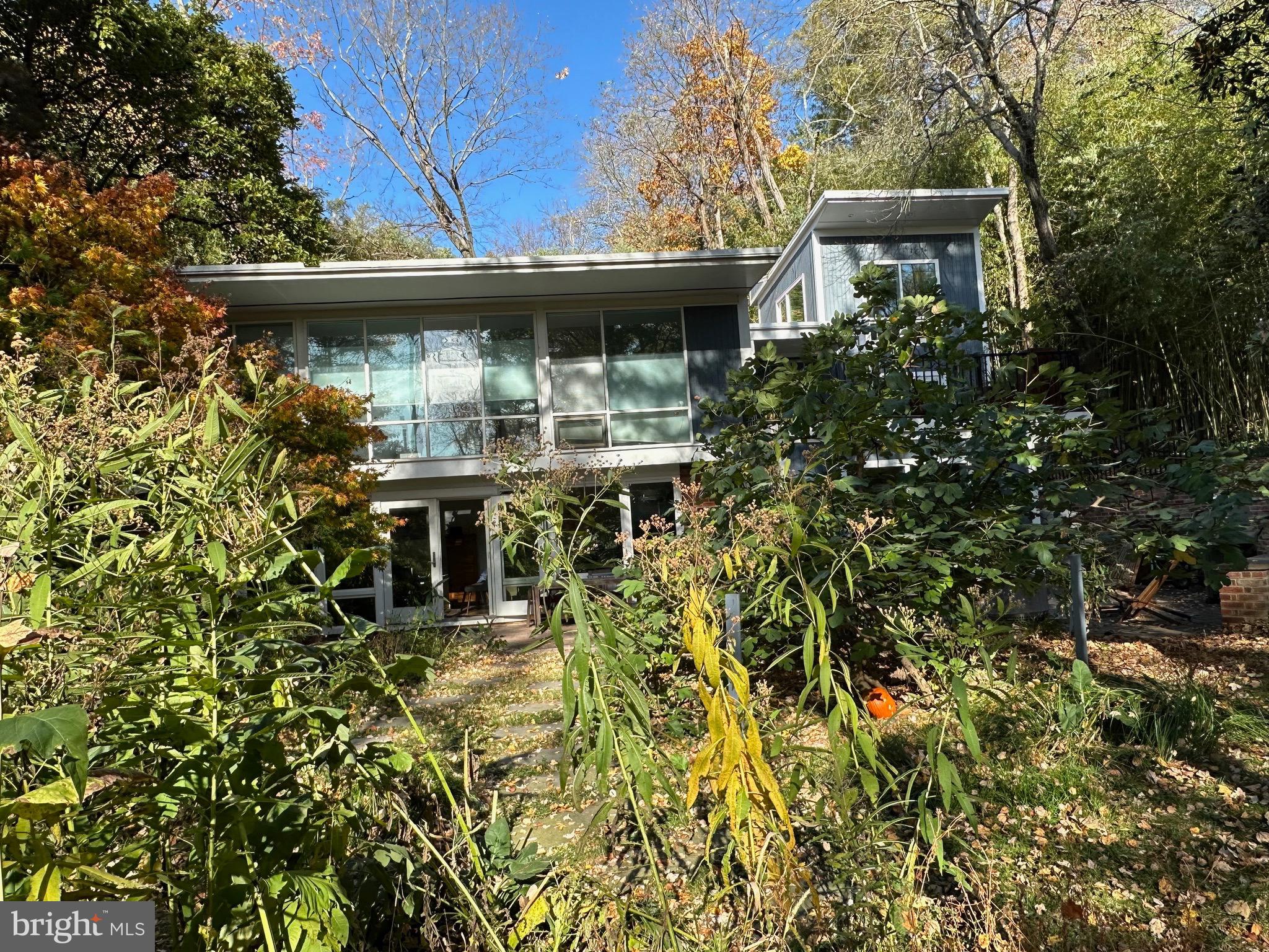 HOLLIN HILLS - Residential