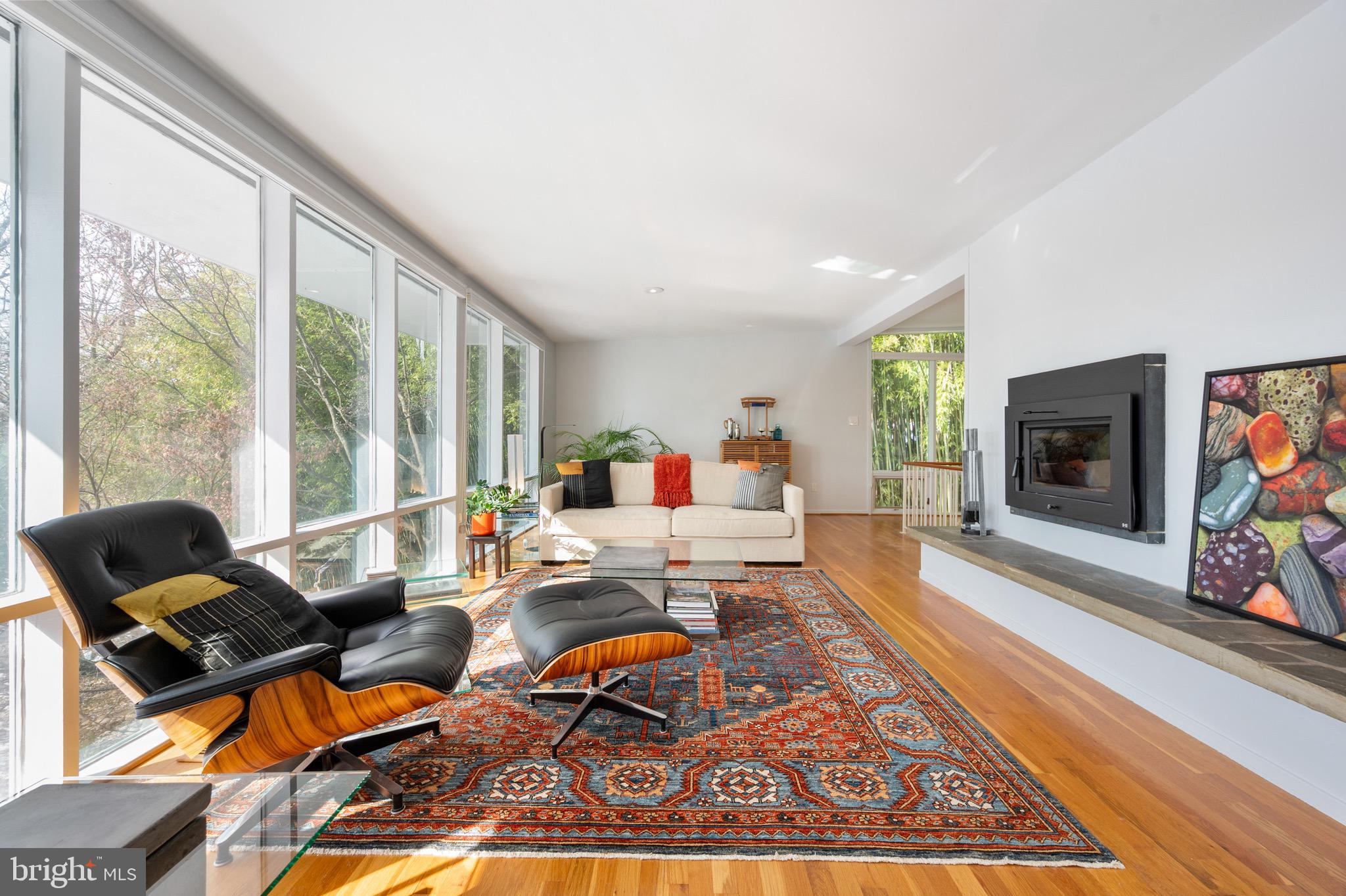 HOLLIN HILLS - Residential