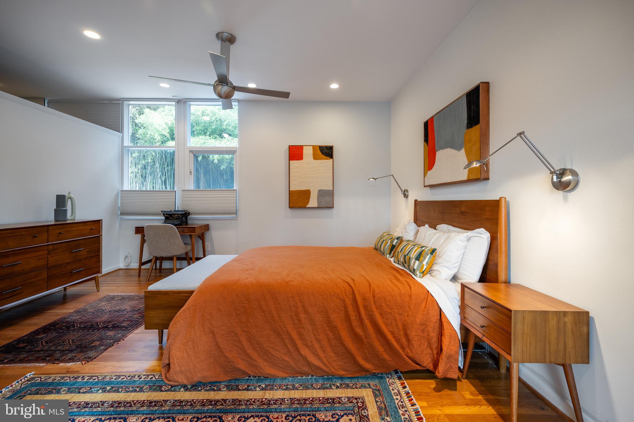 HOLLIN HILLS - Residential