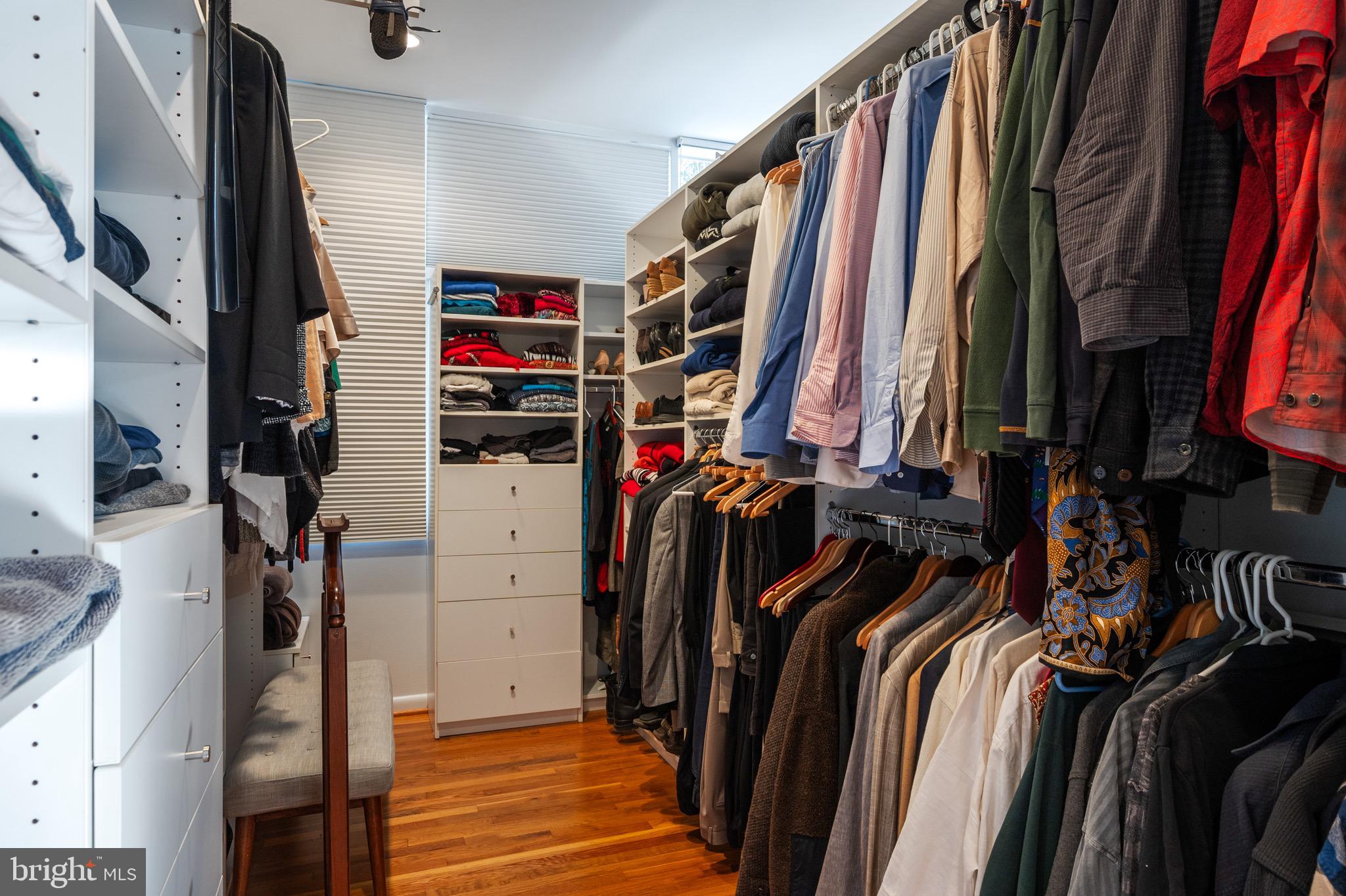 HOLLIN HILLS - Residential