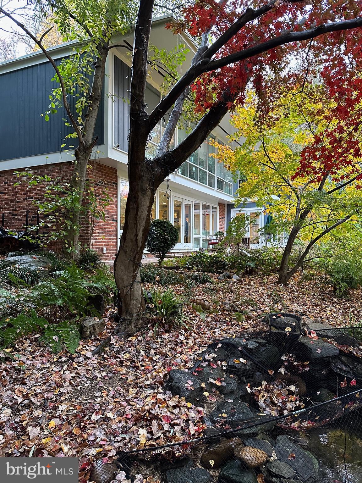 HOLLIN HILLS - Residential