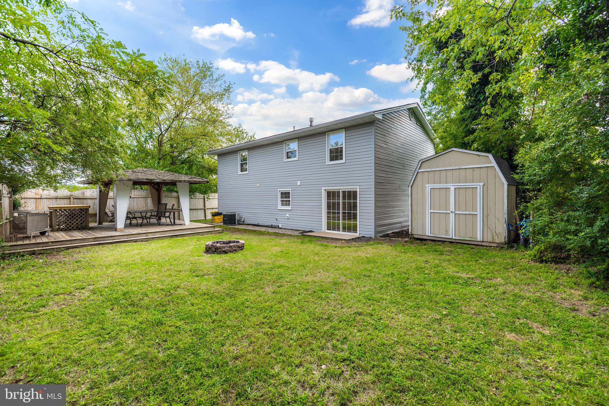 THE PROVINCES - Residential