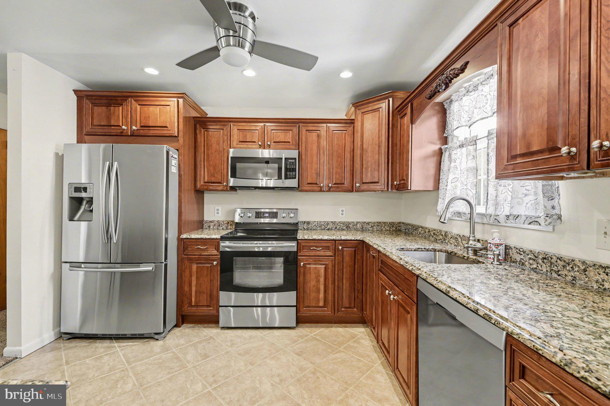 HOMELAND PARK - Residential