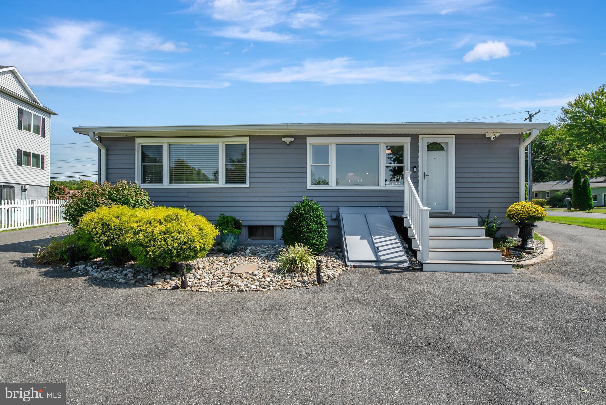 BOWLEYS QUARTERS - Residential