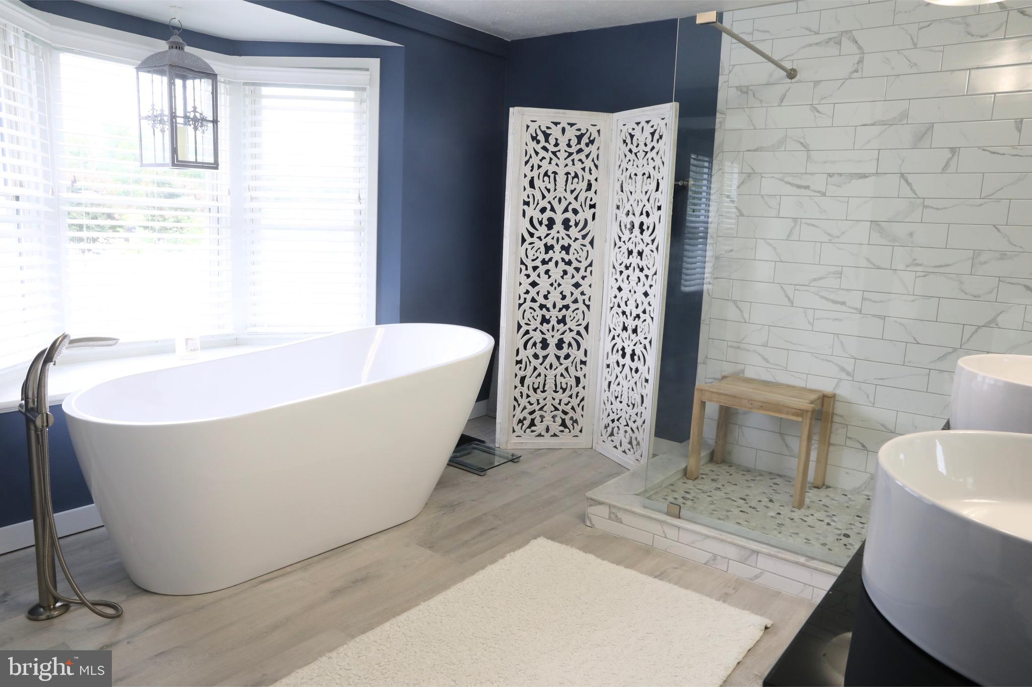 BOWLEYS QUARTERS - Residential