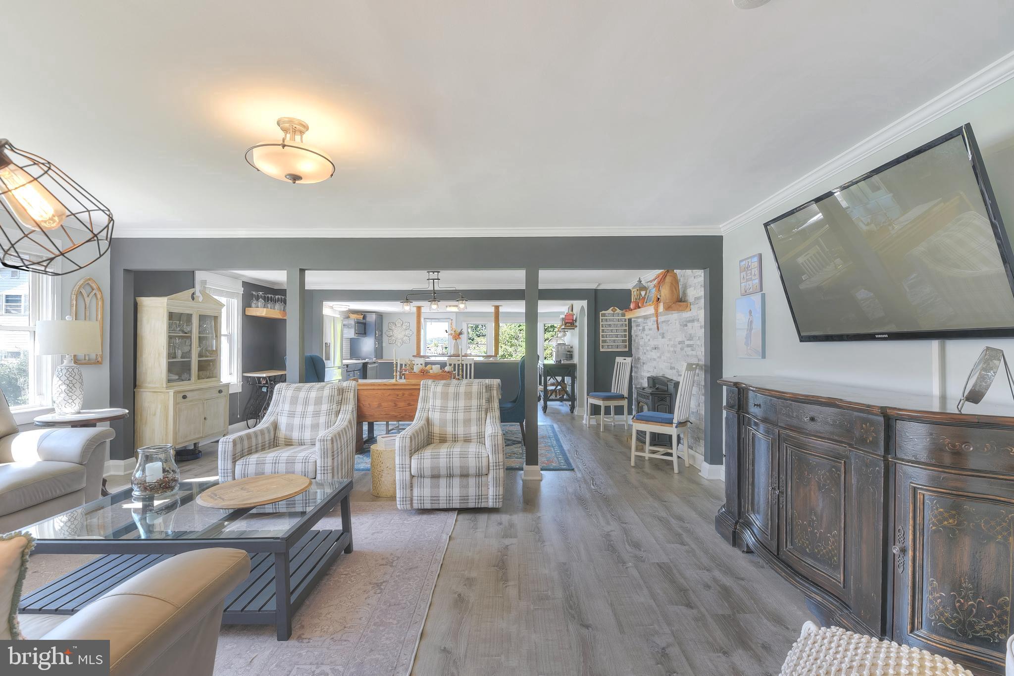 BOWLEYS QUARTERS - Residential