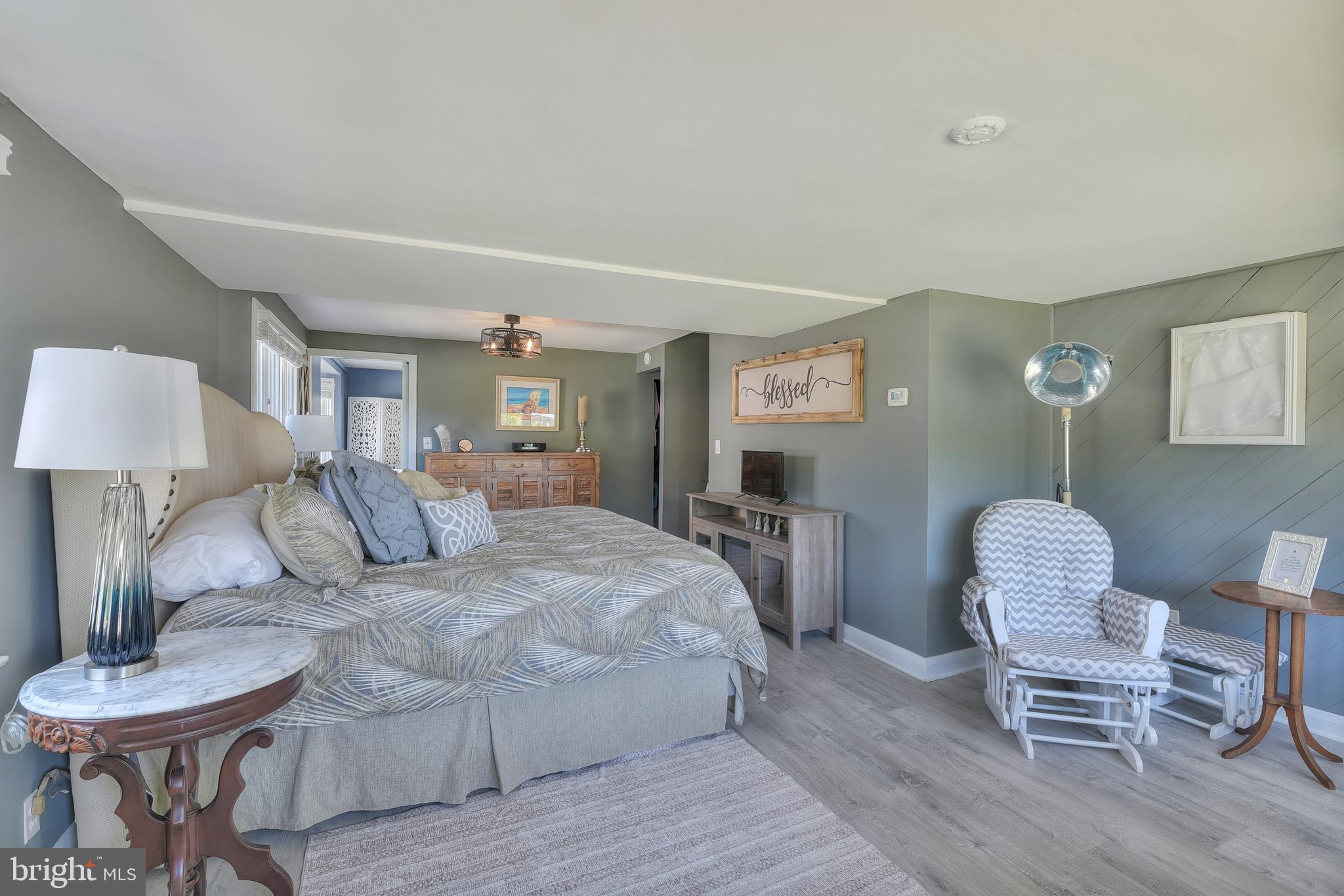 BOWLEYS QUARTERS - Residential