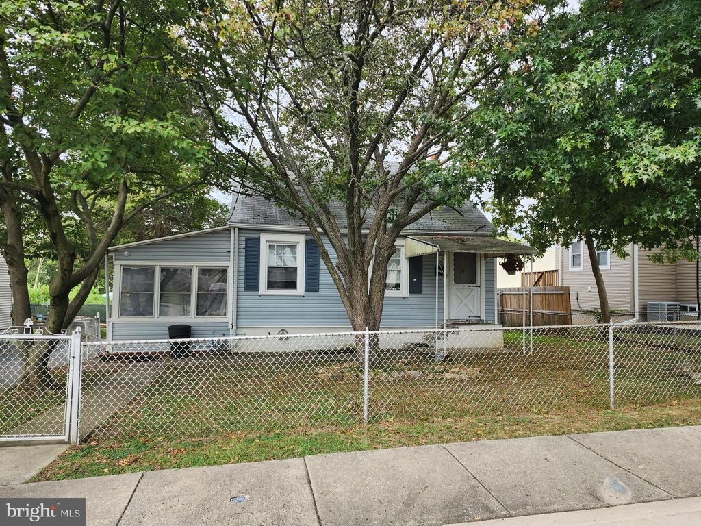 Photo of 924 Chestnut Street, TRAINER, PA 19061 (MLS # PADE2104132)