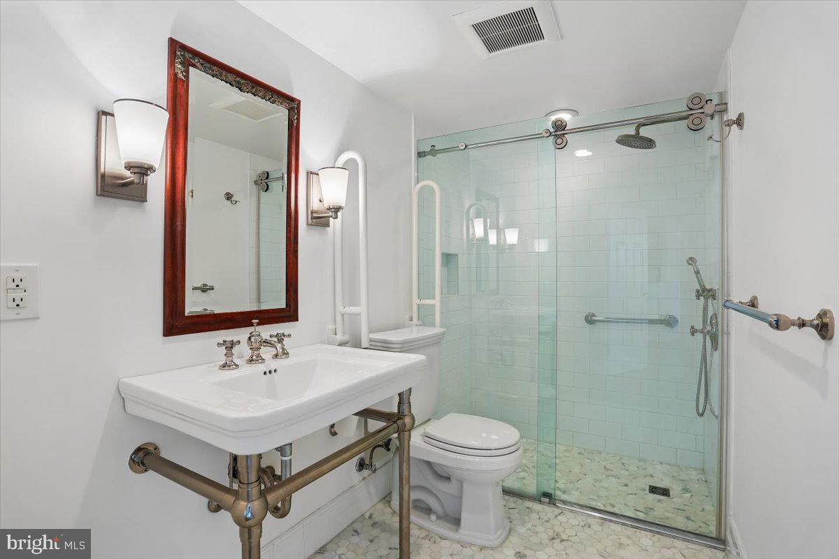 FRIENDSHIP HEIGHTS - Residential