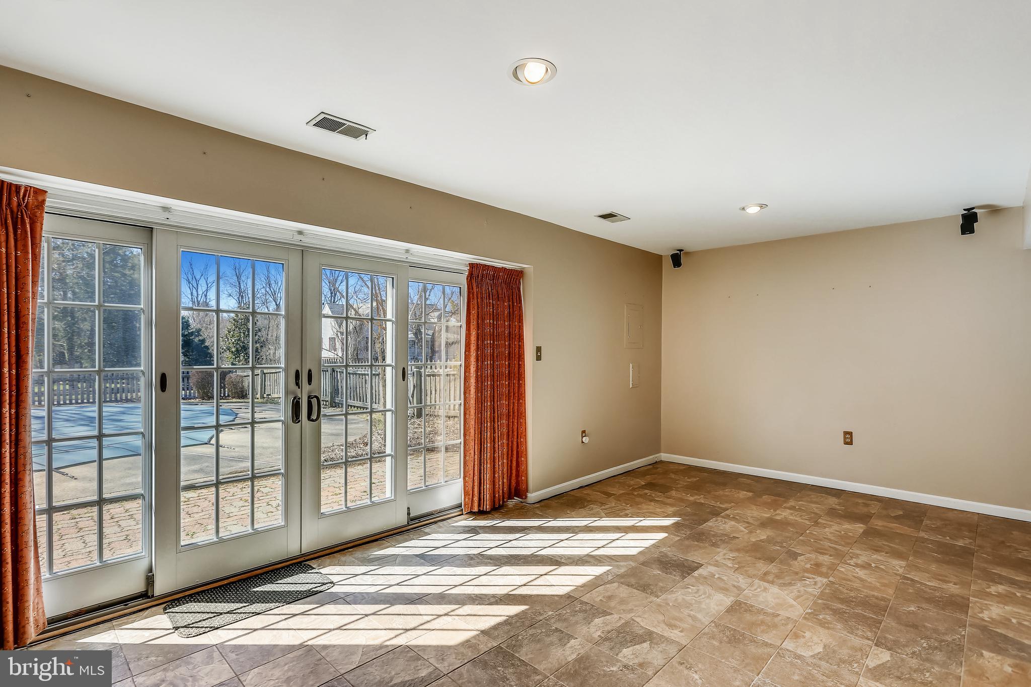 TEMORA MANOR - Residential