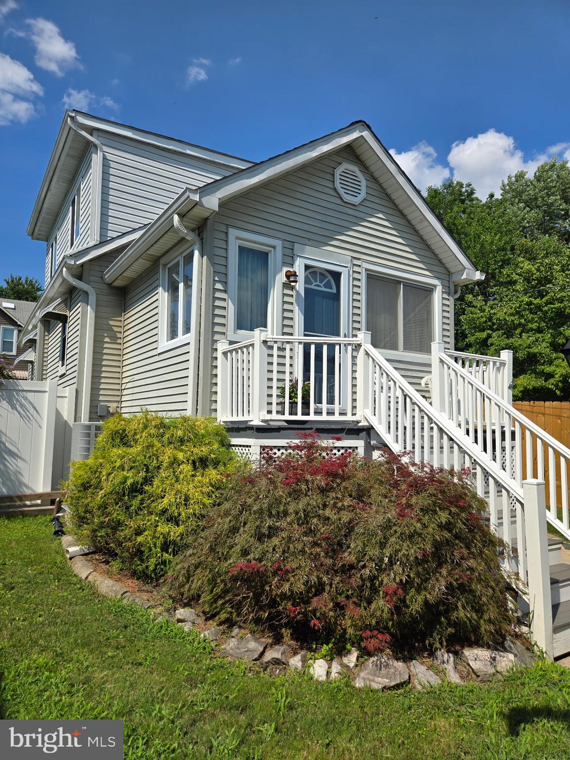 204 2ND AVENUE