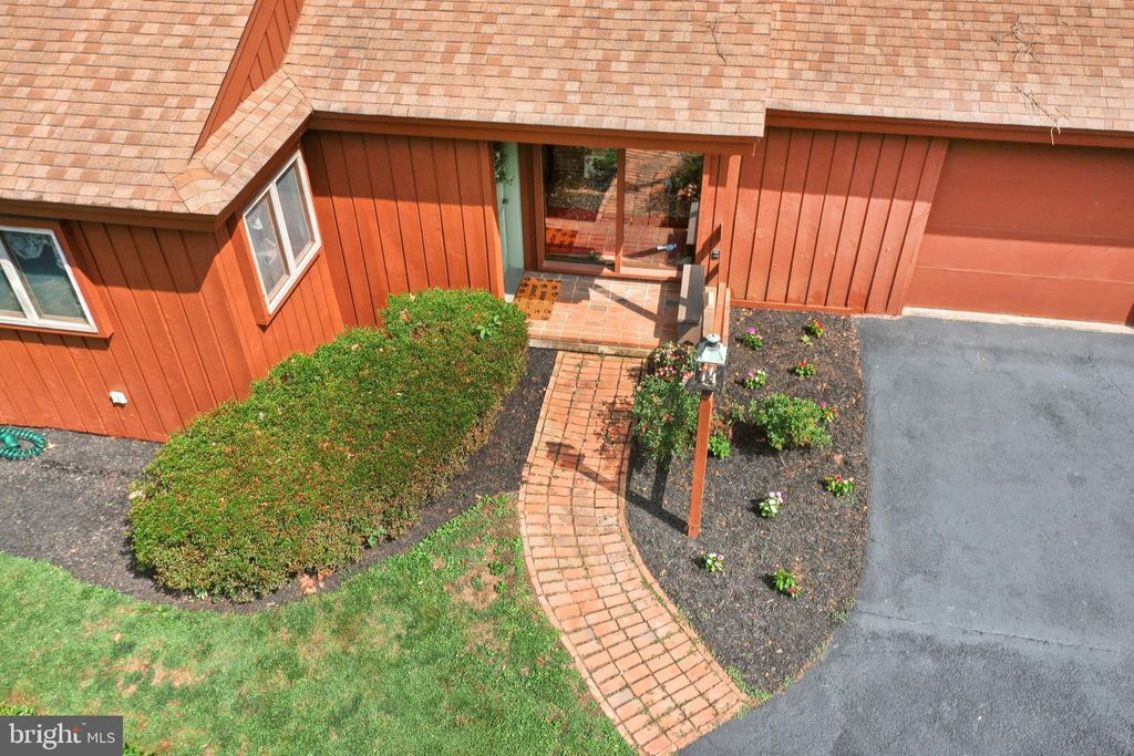 Photo of 844 WILLOW RD, LANCASTER, PA 17601 (MLS # PALA2037134)