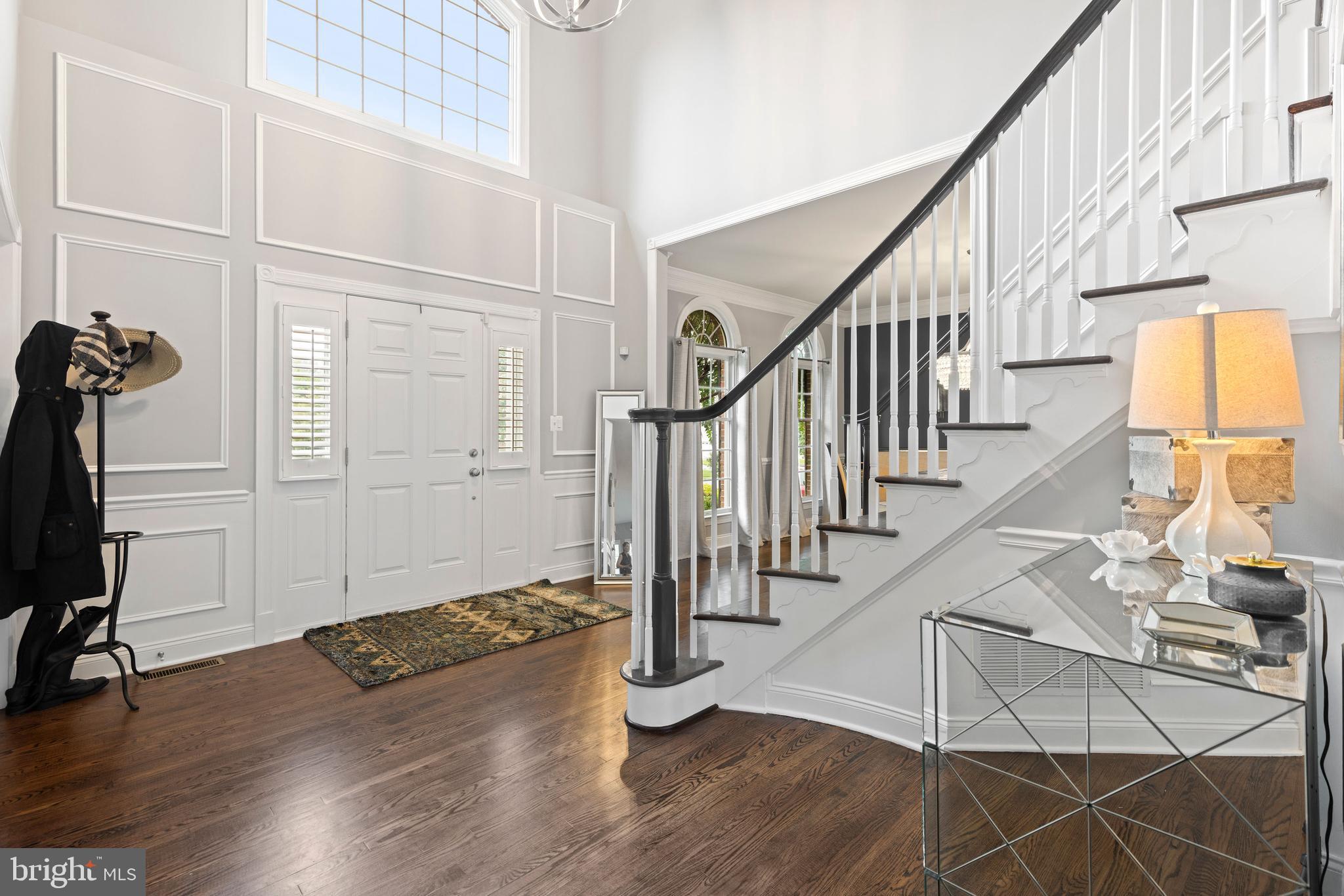 2122 OVERLOOK COURT