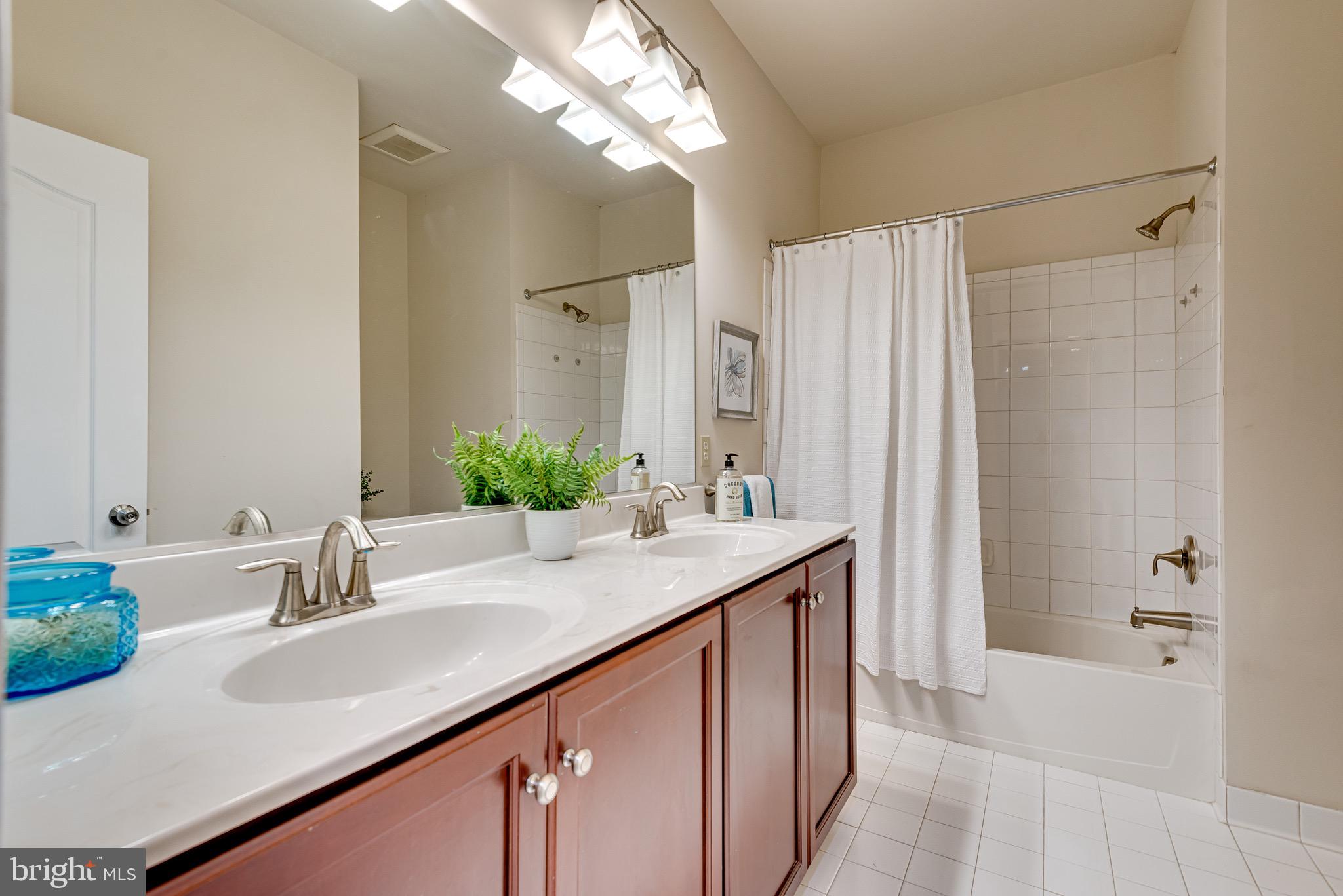 CHAPEL GLEN - Residential