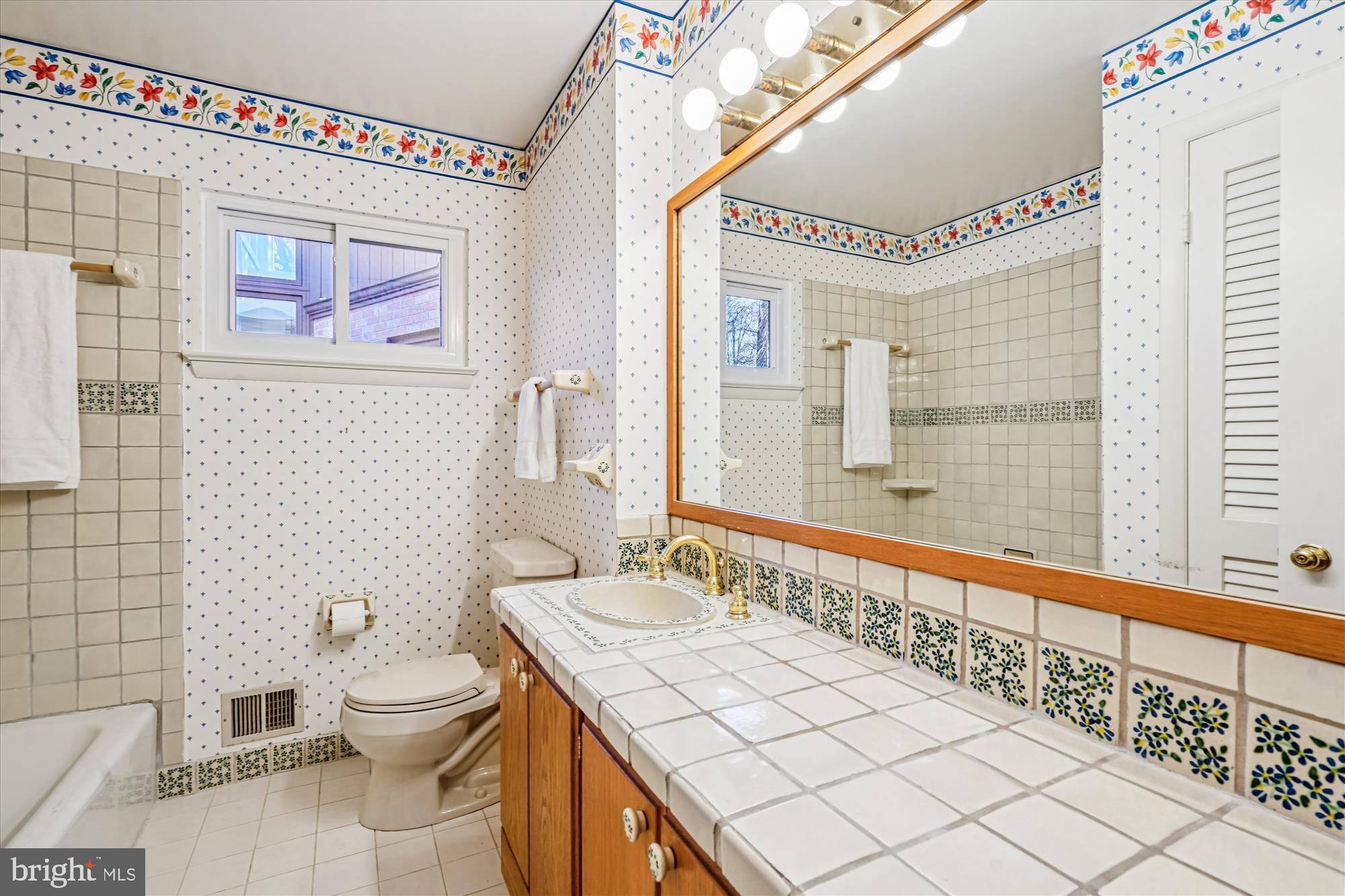 LUXMANOR - Residential