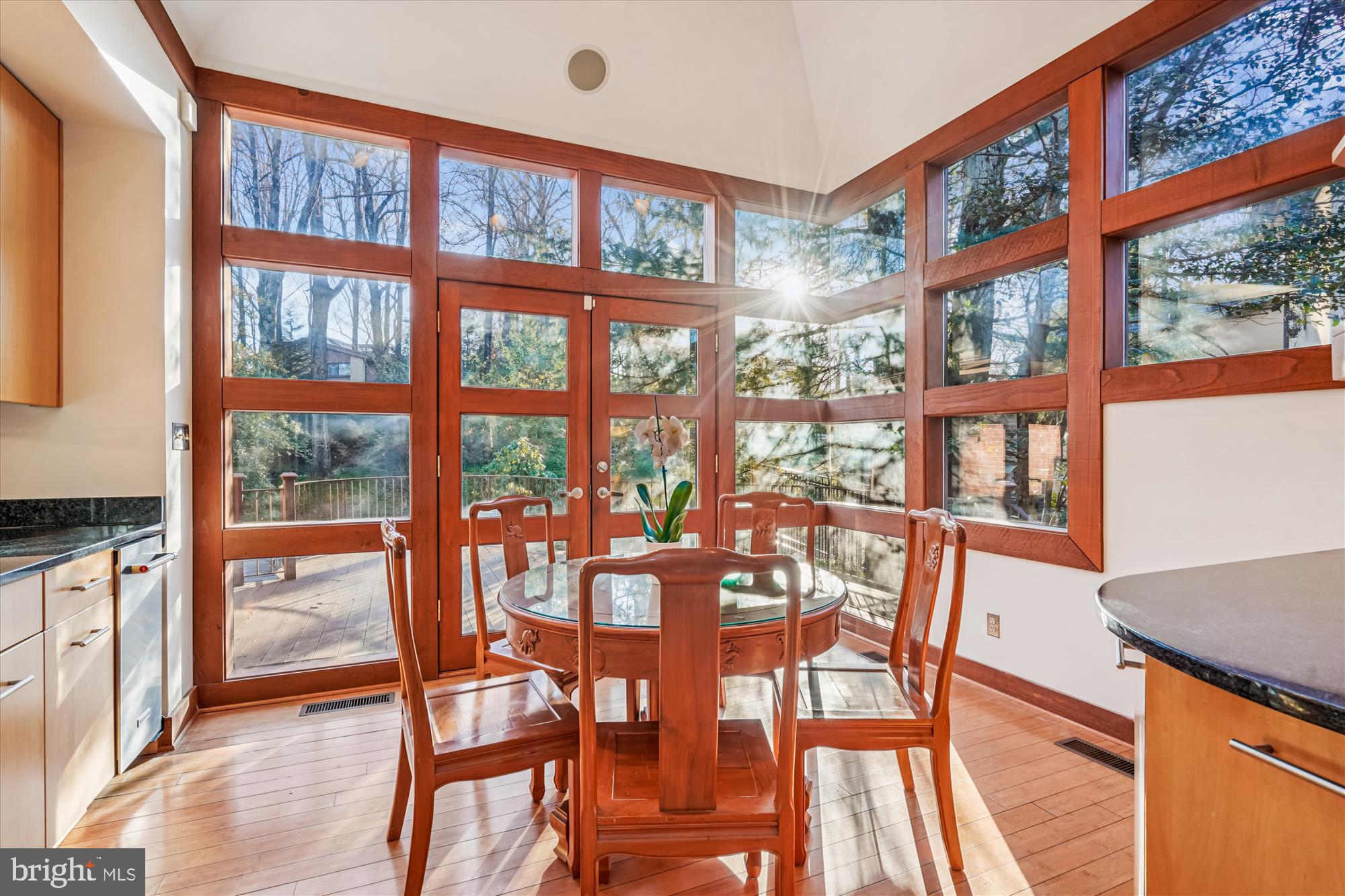 LUXMANOR - Residential