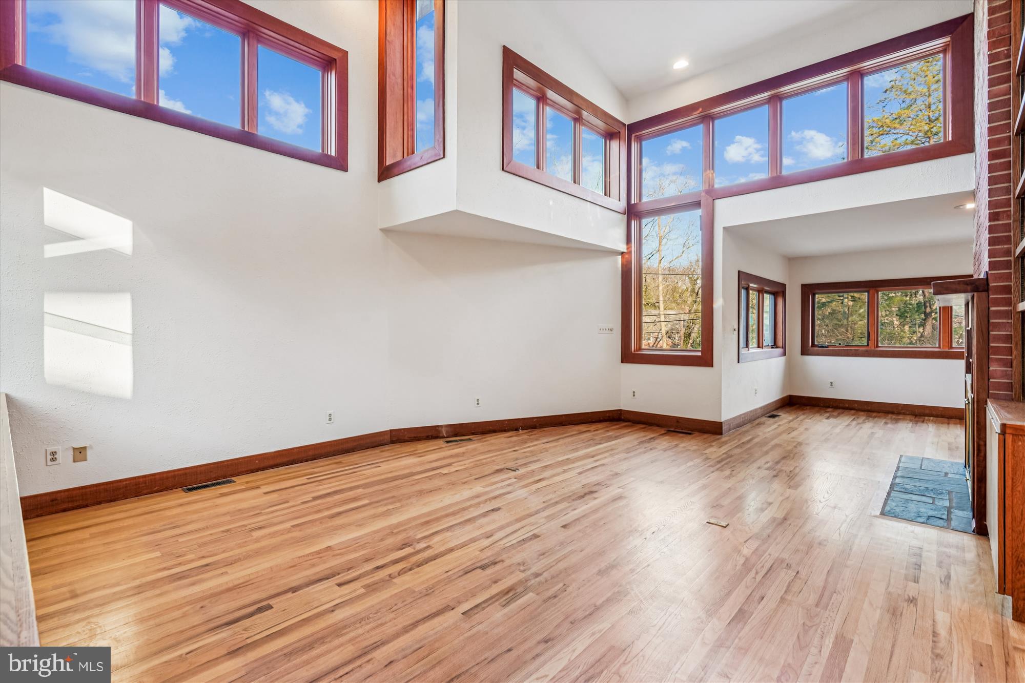 LUXMANOR - Residential