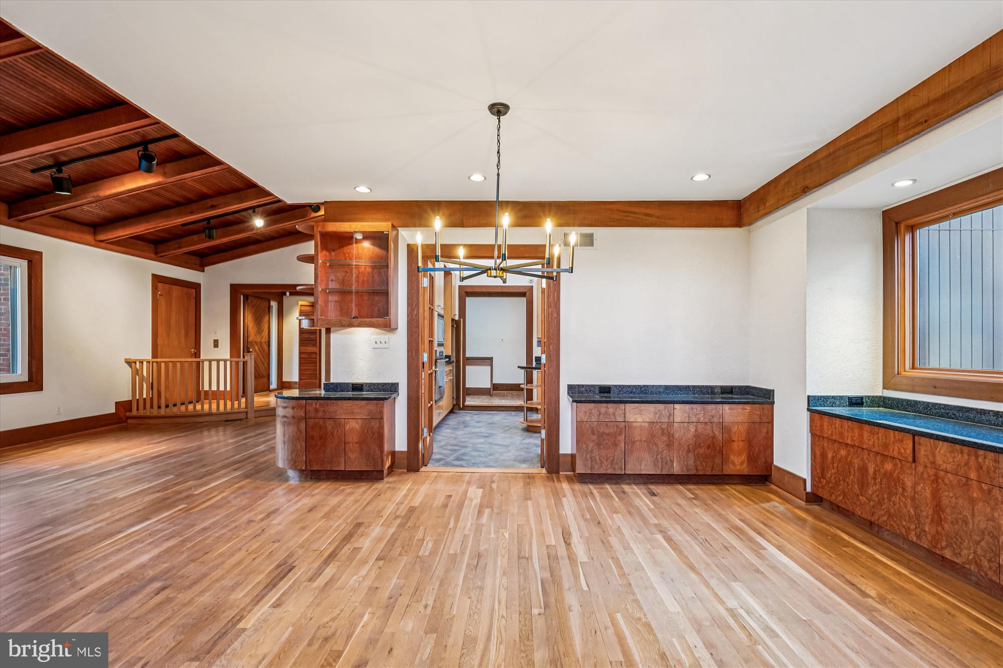 LUXMANOR - Residential