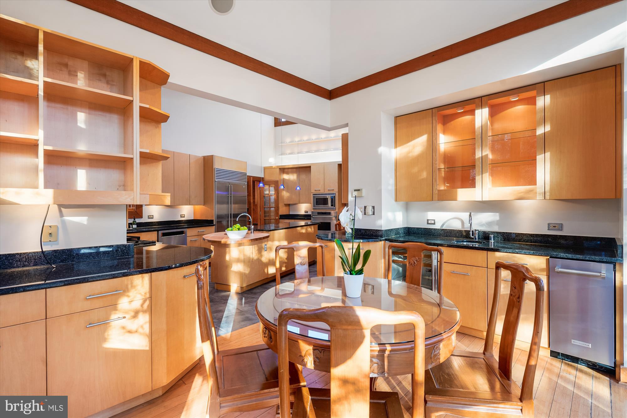 LUXMANOR - Residential