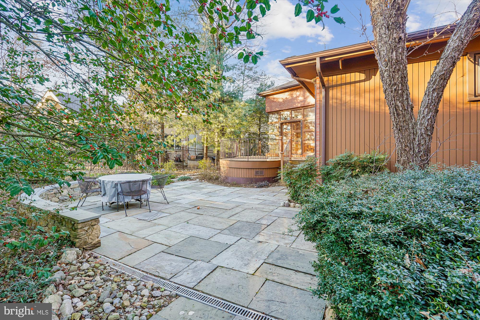 LUXMANOR - Residential