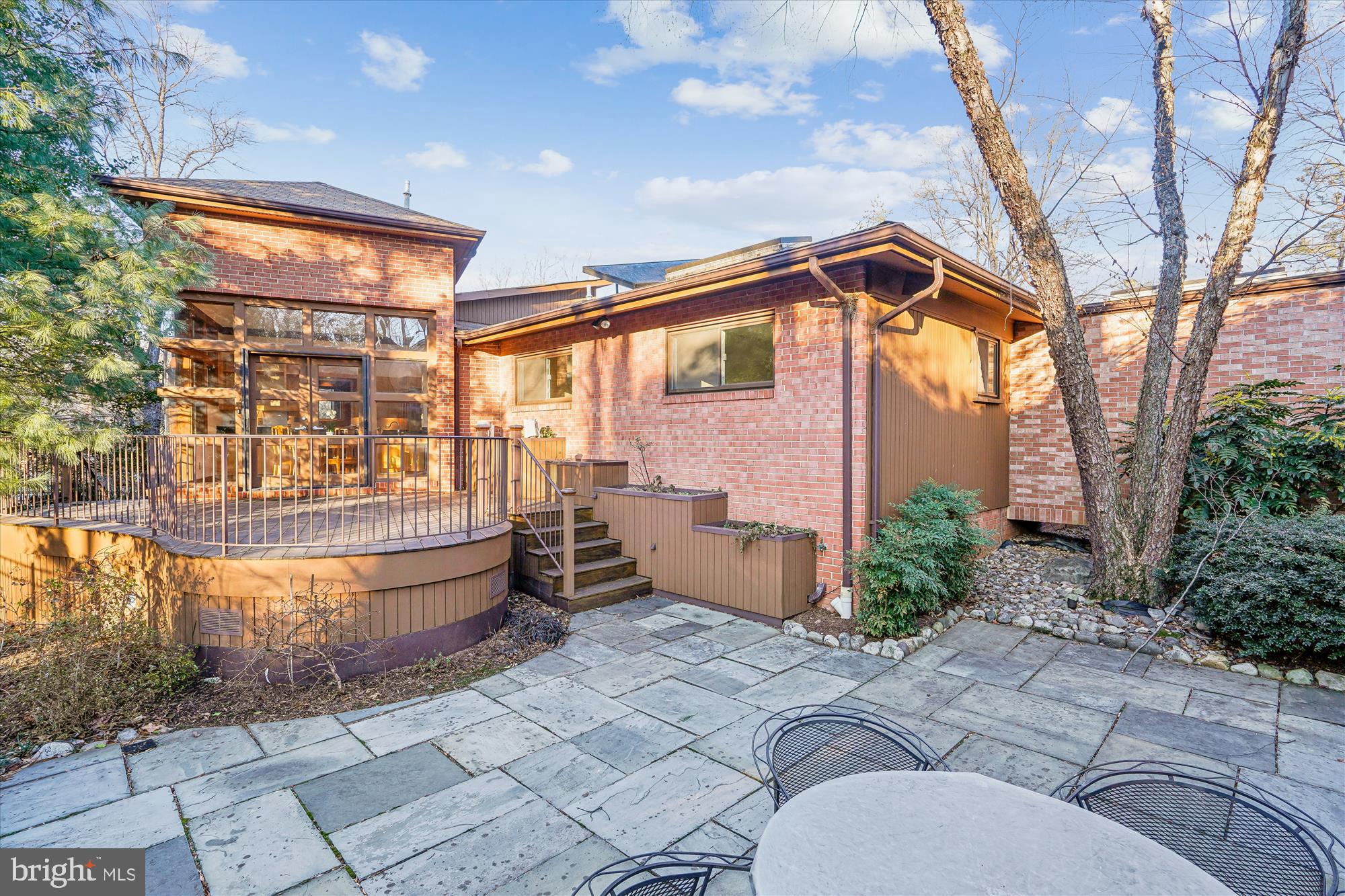 LUXMANOR - Residential