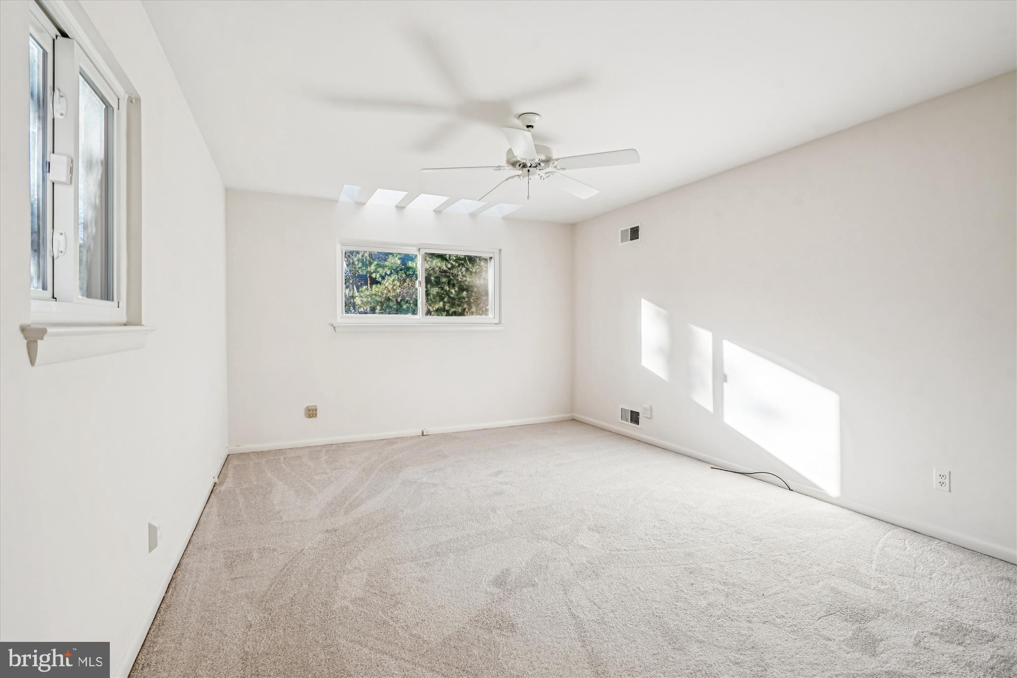 LUXMANOR - Residential