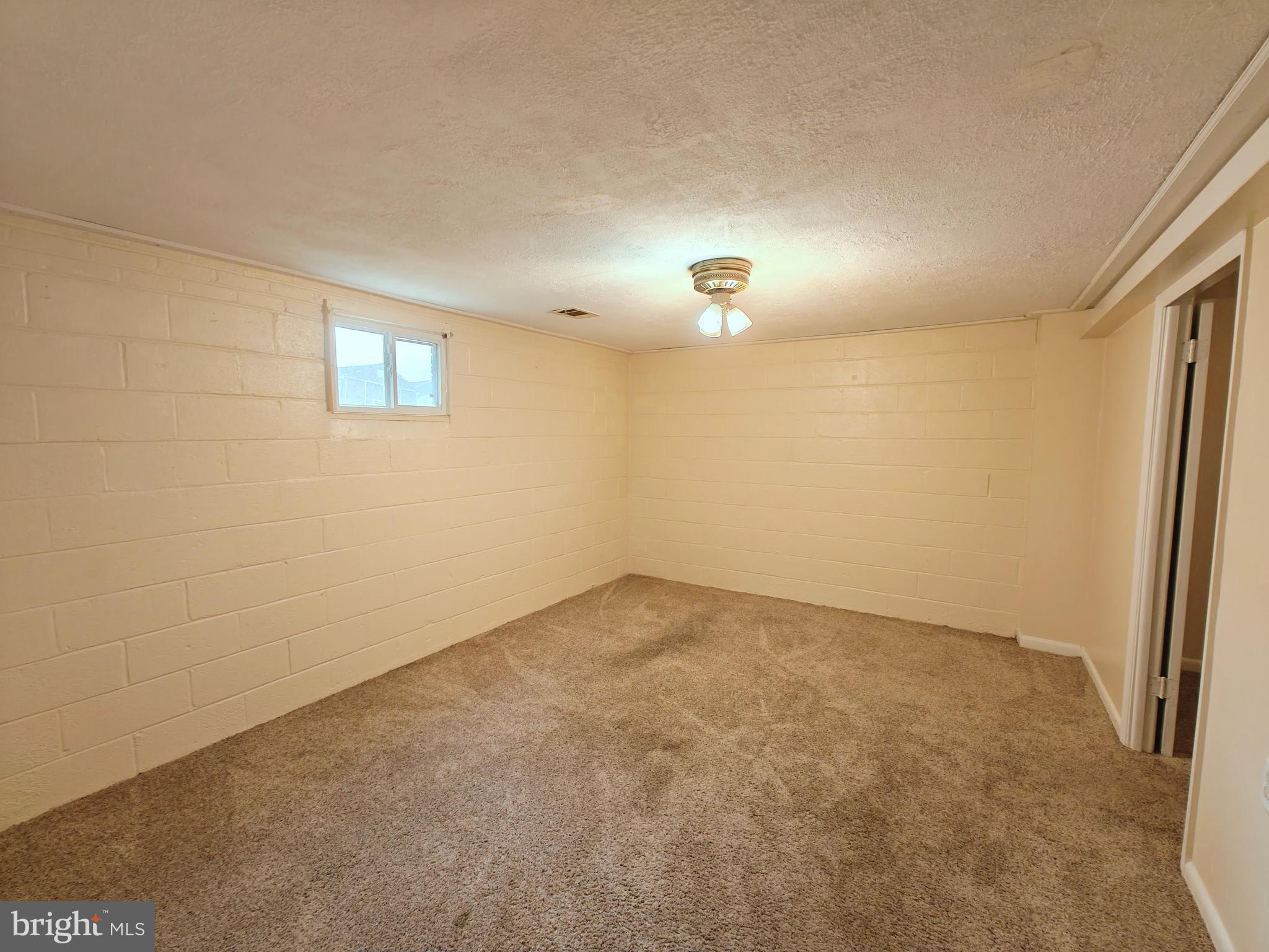 CLINTON ESTATES - Residential Lease