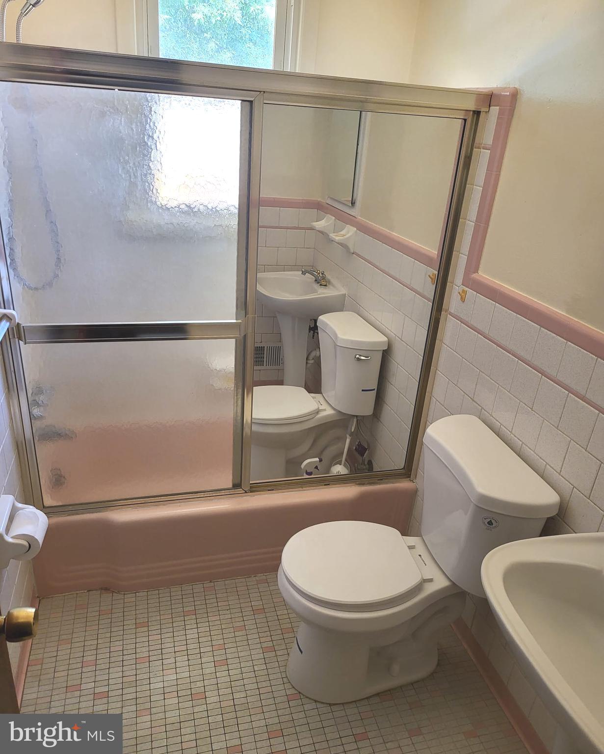 CLINTON ESTATES - Residential Lease