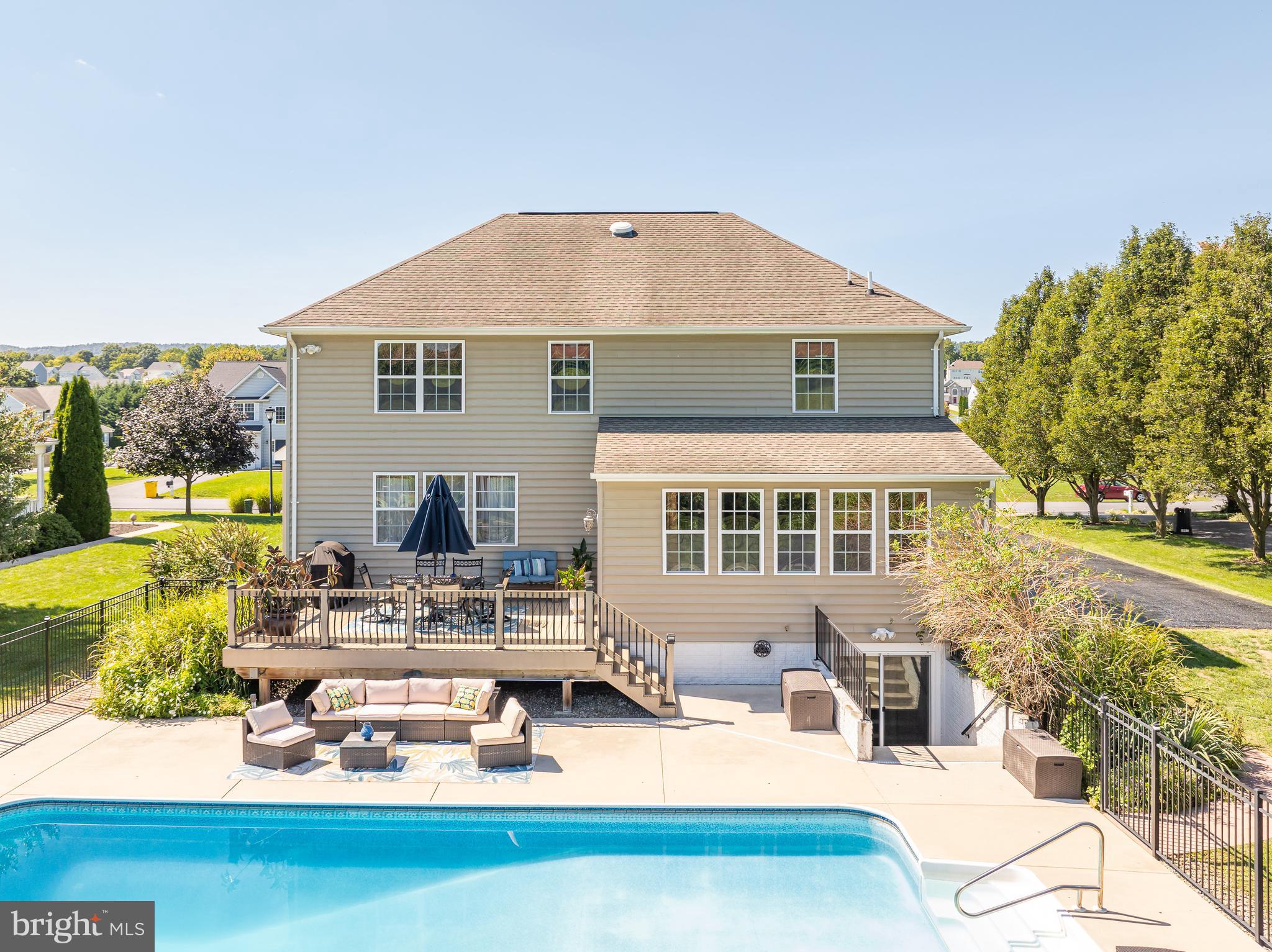 APPLE KNOLLS - Residential